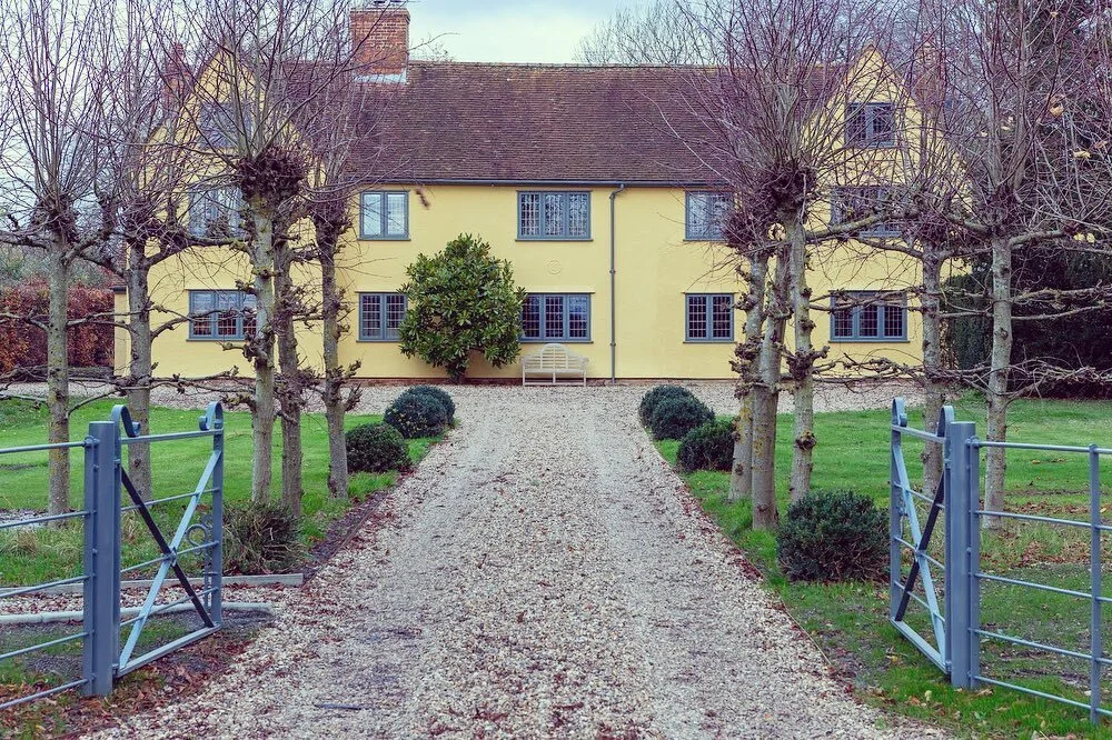 This Grade II listed farmhouse was a wonderful project to work on. As it is surrounded by a Scheduled Monument moat we had to get archeologist involved when we created a new entrance driveway. Only a few ancient sheep bones were found!! 🦴🦴🦴