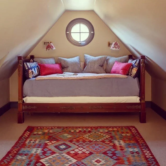 A quiet reading nook in a children&rsquo;s bedroom we designed 📖 📚