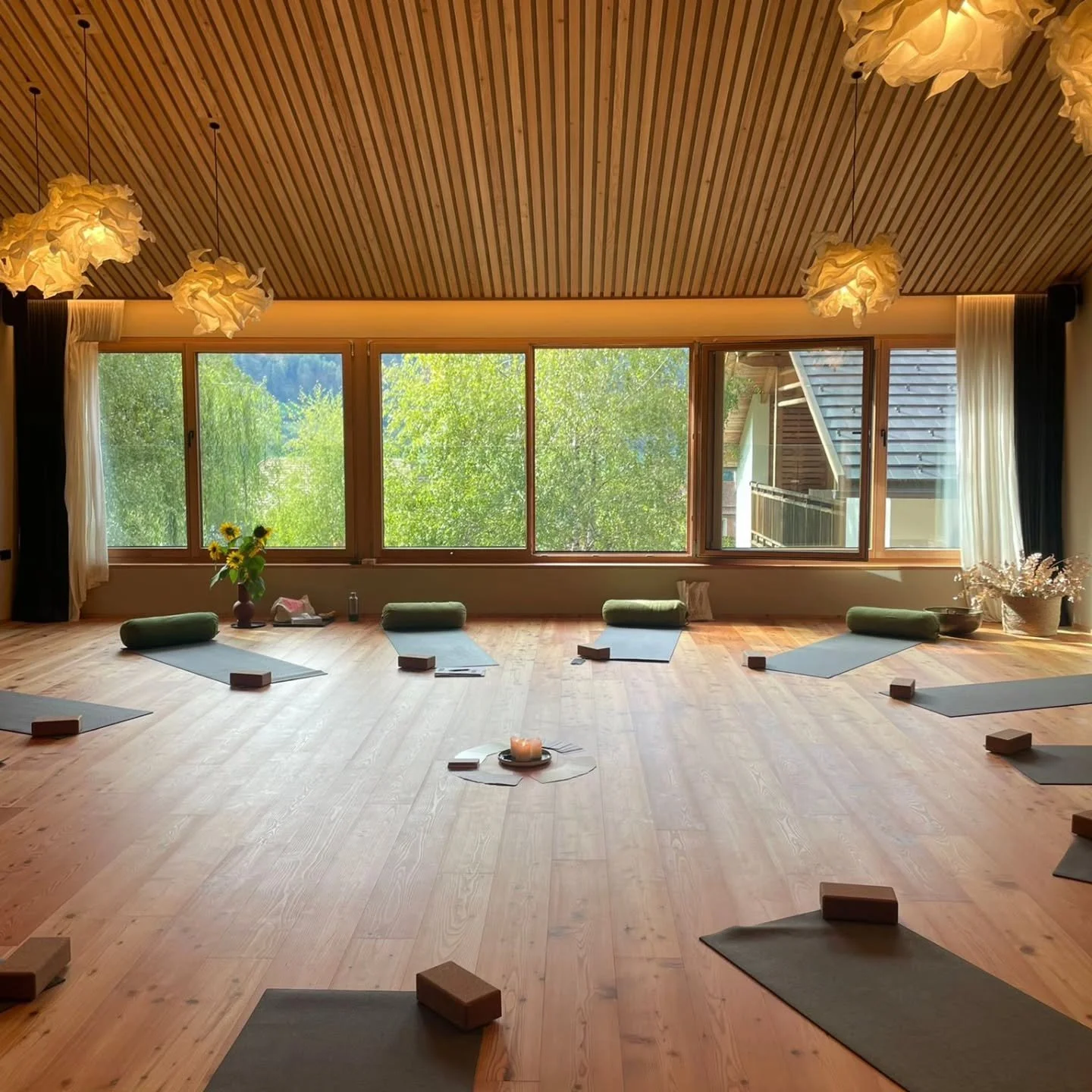 💫Spirit. Soul. Flow. 
200h Yoga Teach Training
💫This year's Intensive Week in Sudtirol was wonderful.
A beautiful place, beautiful people and a very special time together. 

💫Our next 200h YTT will begin March 2026.
💫Online Infoabend Sept 25th at