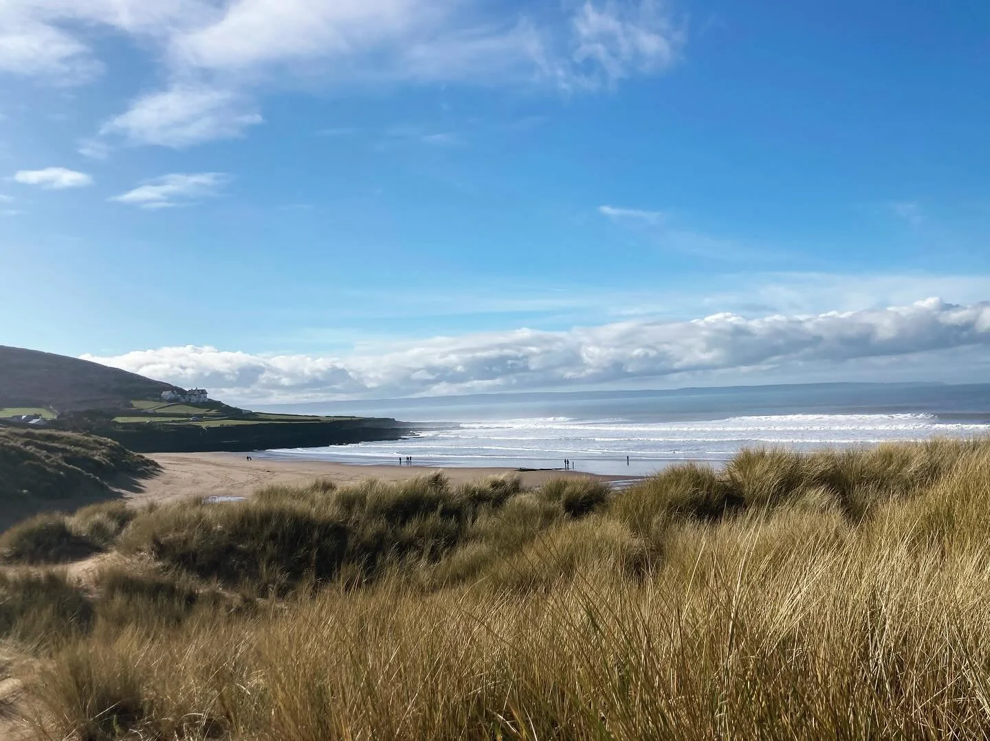 I love being by the sea. I love it! We were so lucky with the weather in Croyde this week. We climbed up and rolled down sand dunes, enjoyed coastal runs, searched for shells in rock pools, dug moats and built sandcastles. We also scoffed fish and ch