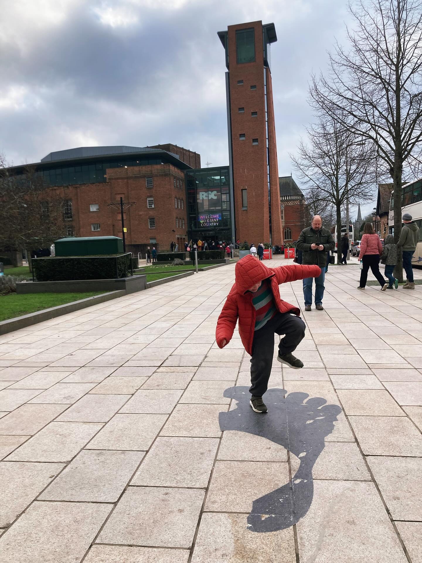 I recently took my 7 year old to see The BFG in Stratford ( @thersc ) and it was THE BEST decision&hellip; for so many reasons. It seemed expensive, it seemed an effort, it seemed indulgent to be honest. A trip to the theatre certainly seems a &ldquo