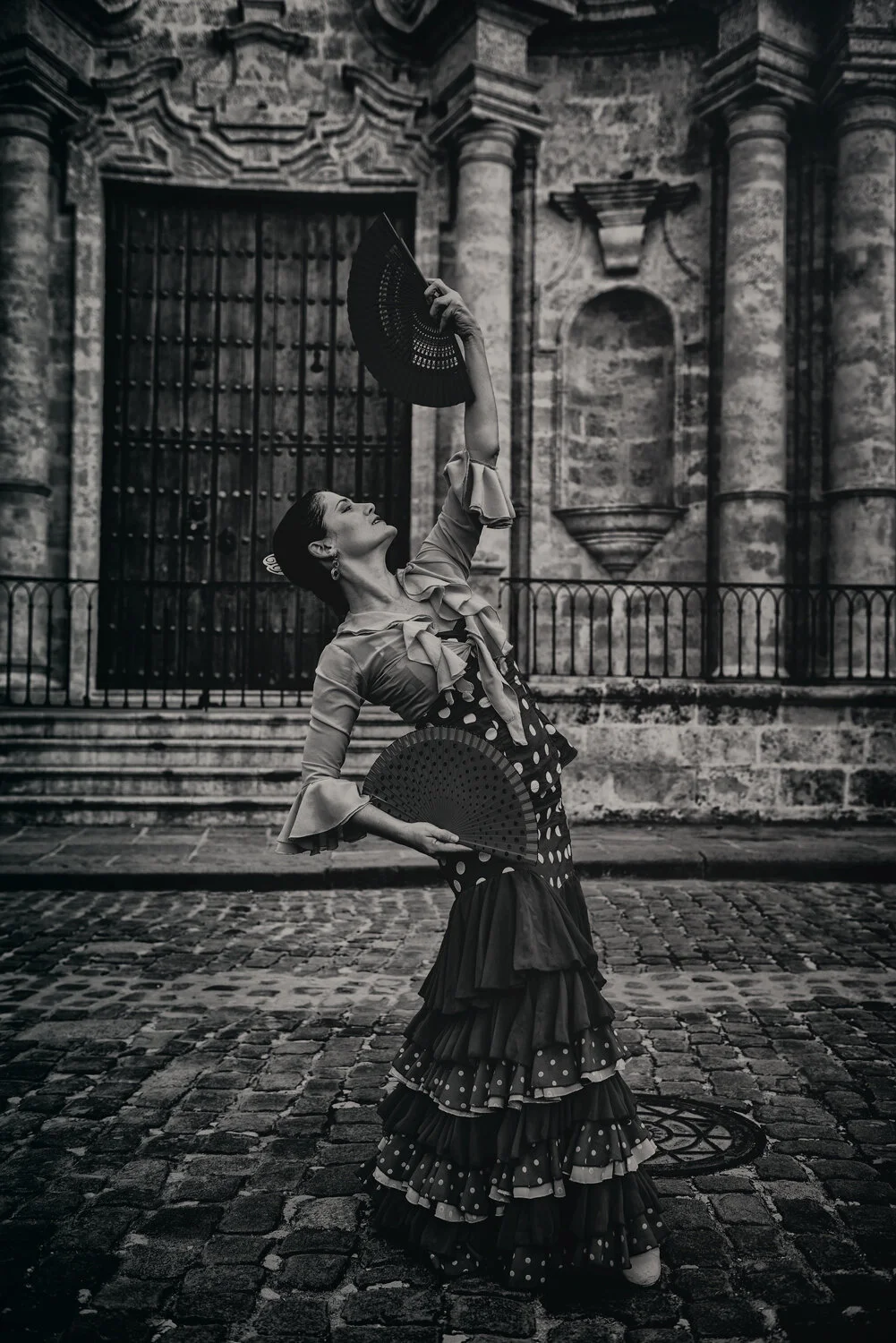 CUBA-DANCER-2-FANS.jpg