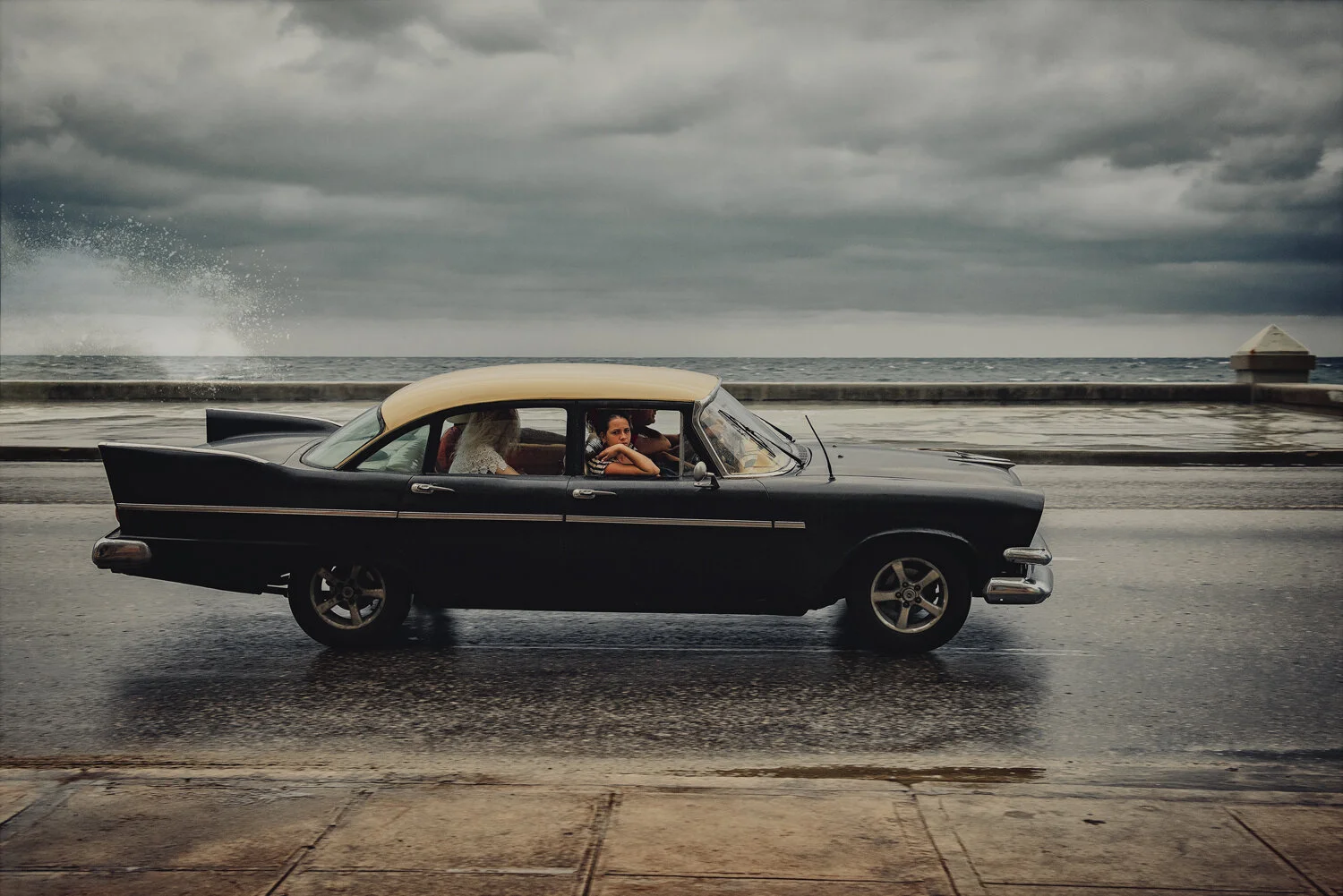 Cuba_dec_2018_car_girl.GHB_2254.jpg