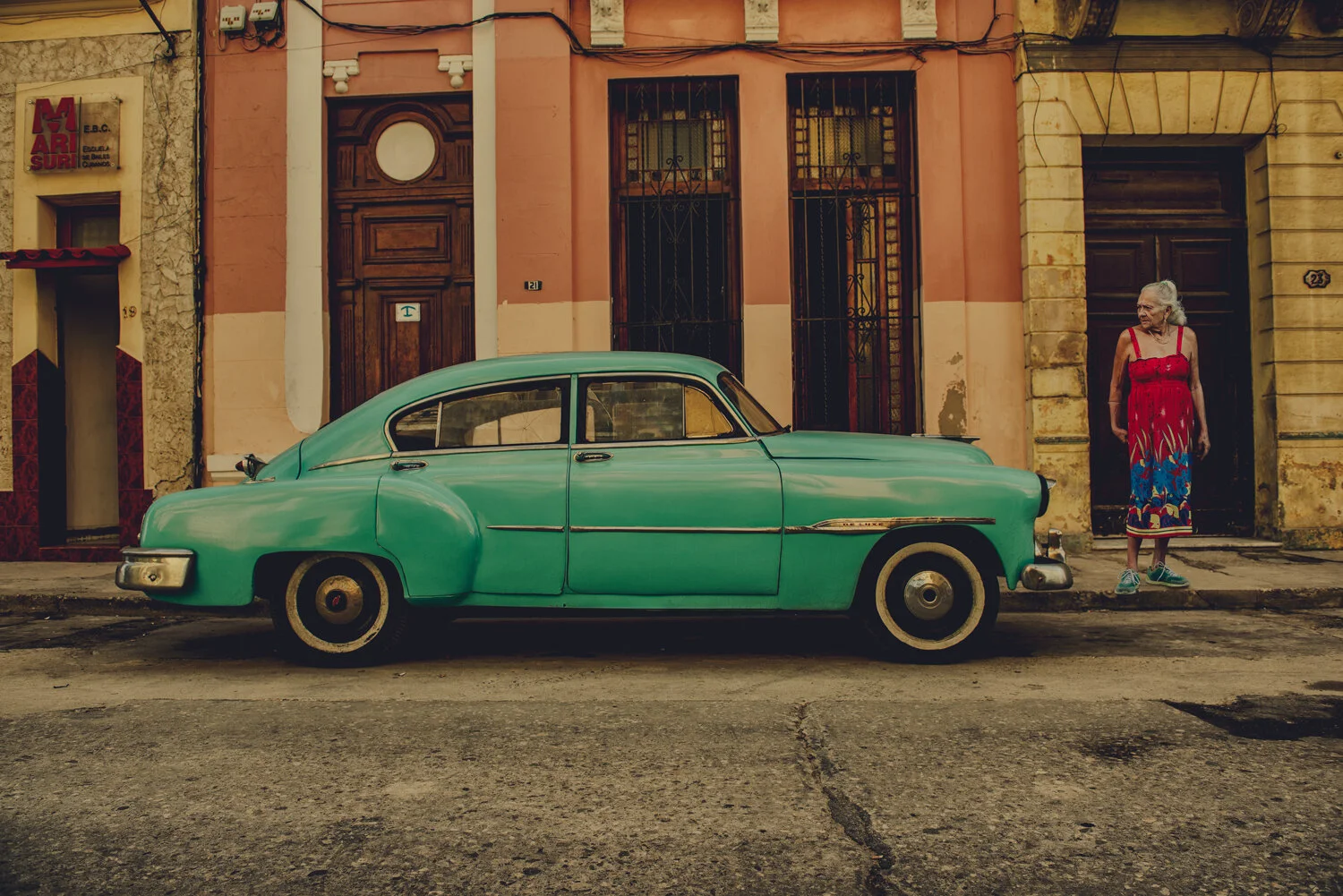 CUBA-LIGHT-BLUE-CAR.jpg