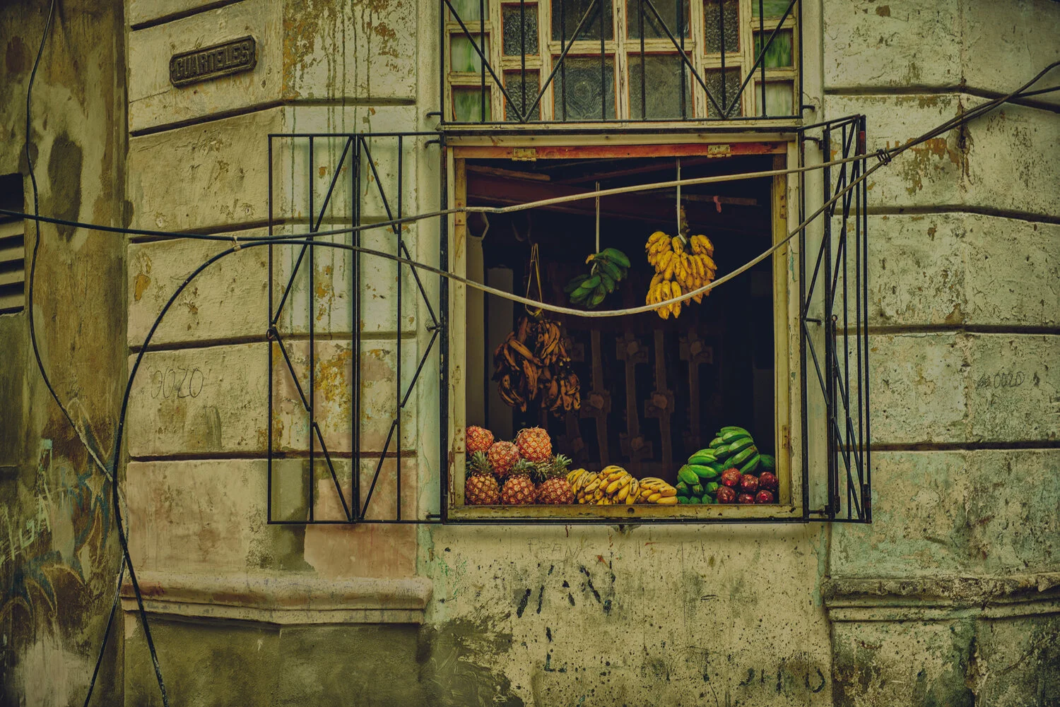 CUBA-FRUIT-WINDOW.jpg
