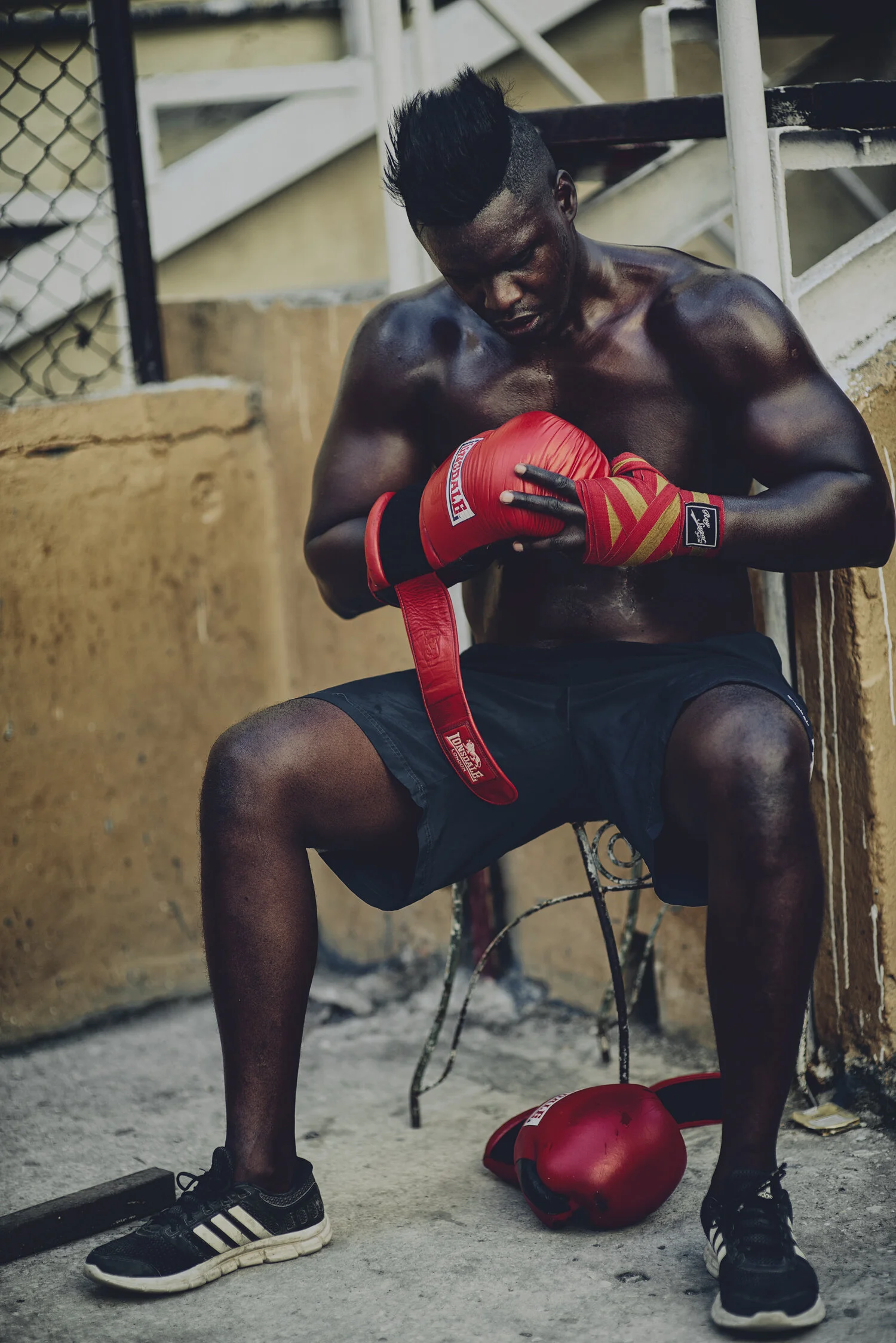 Cuba_2018_big_boxer_seated_GHB_0829.jpg