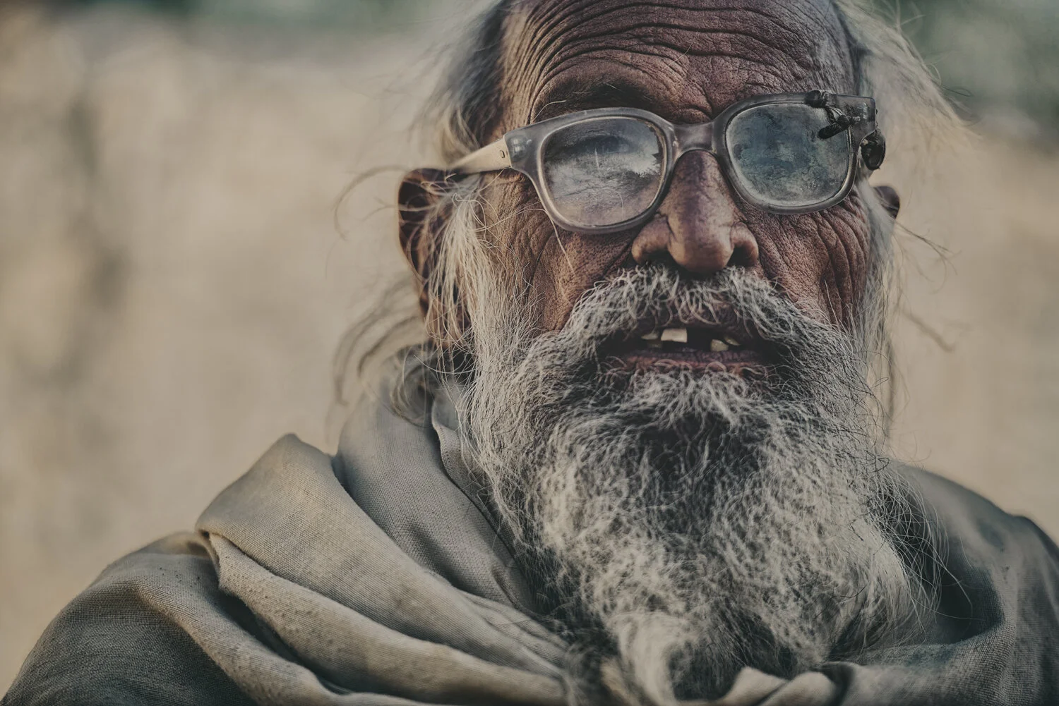 INDIA-2017-OLDMAN-GLASSES.jpg