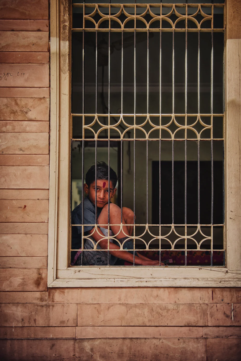 WINDOW-BOY.jpg