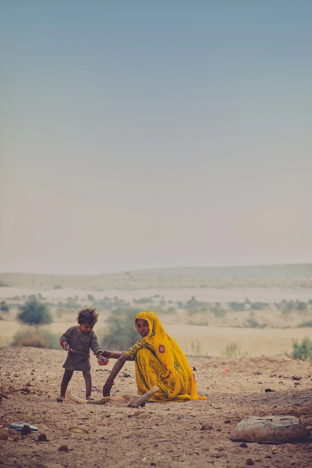 YELLOW-WOMAN-KID-DESERT.jpg