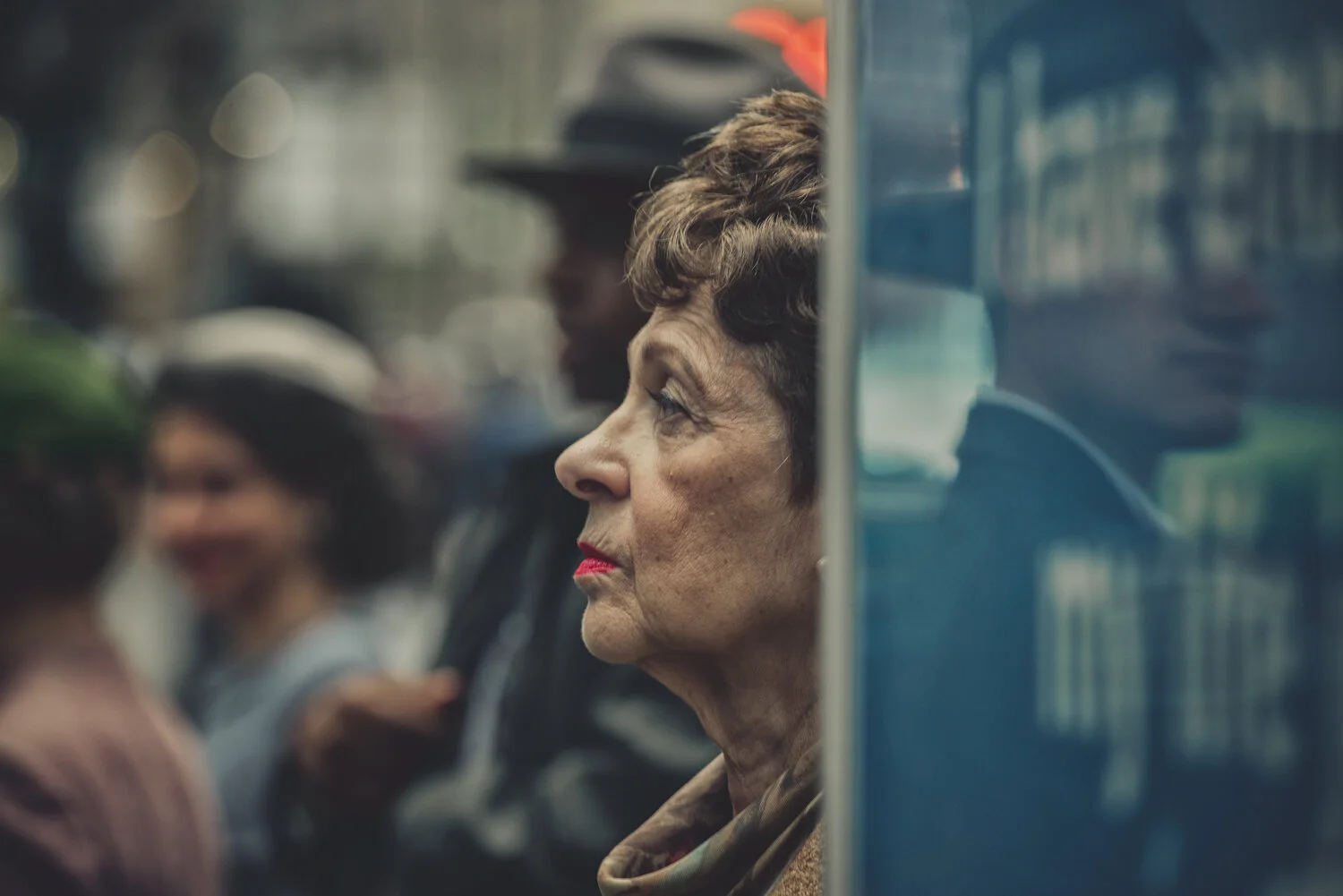 WOMAN-GLASS.jpg