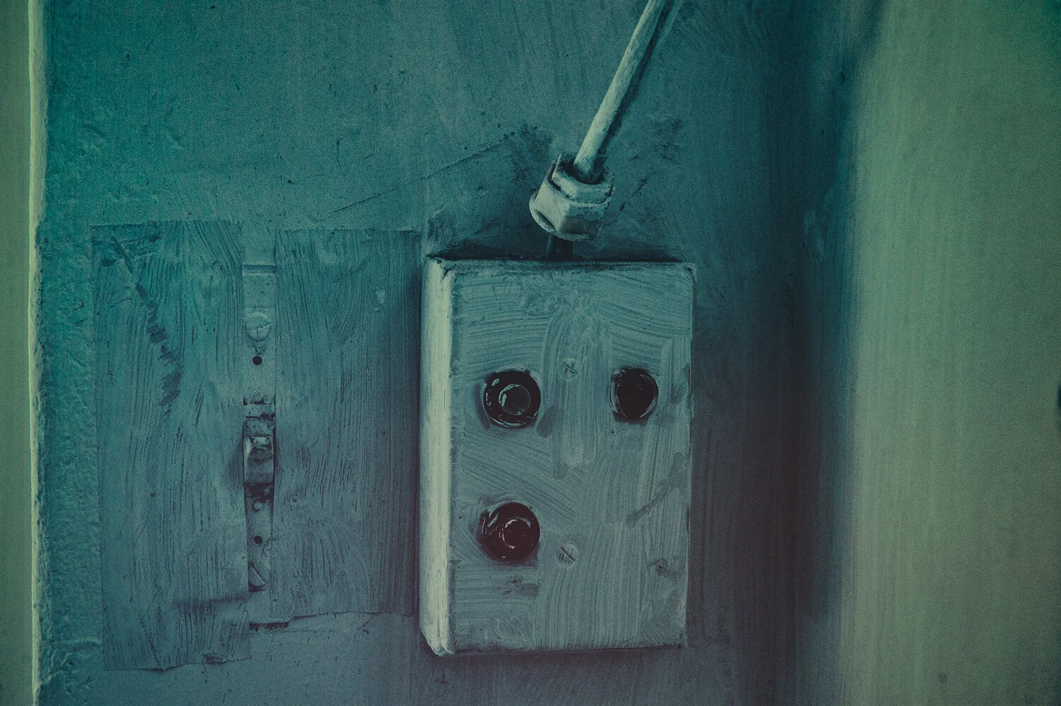 BUTTONS-WALL.jpg