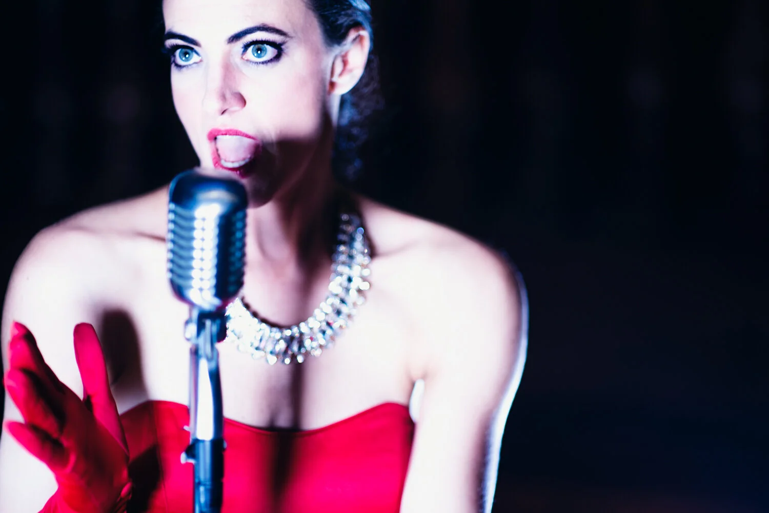  KAT GANG. Jazz singer. 