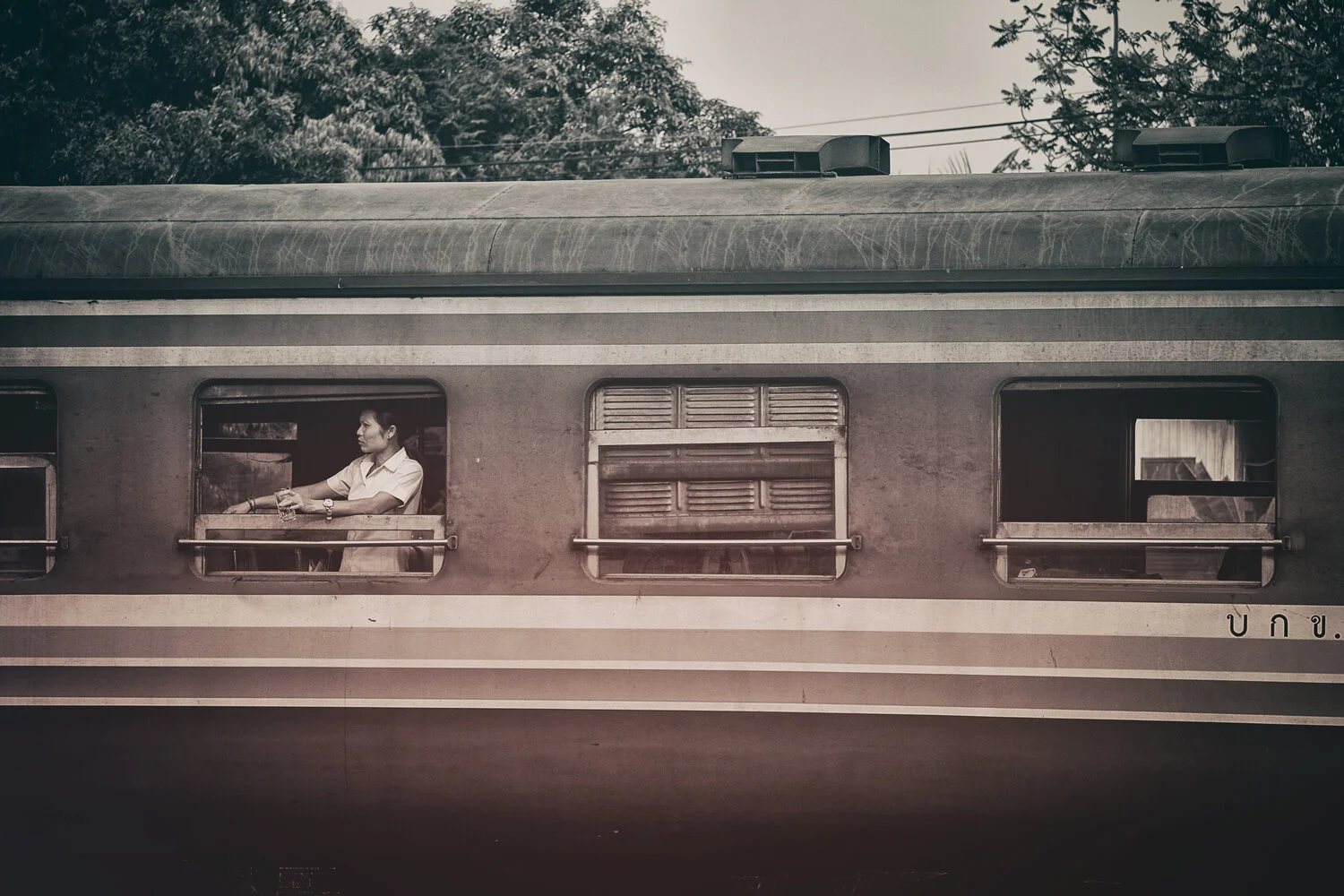 THAI_WIDE-TRAIN_WINDOW.jpg