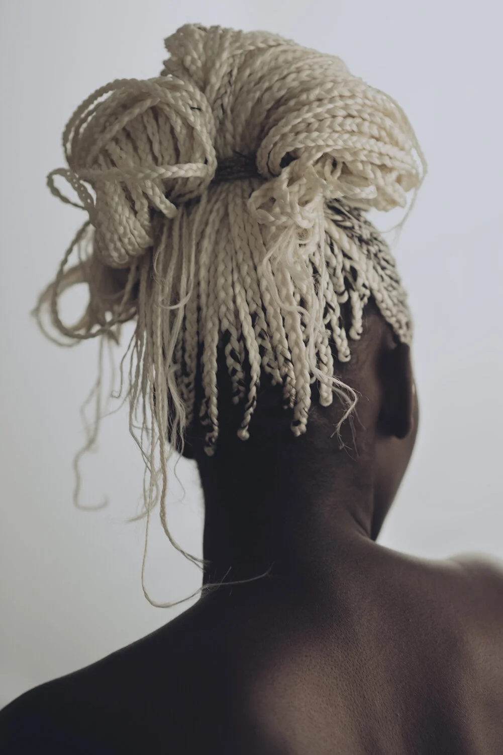 Africa_sandro_2018_whitehair_back_GHB3223.jpg