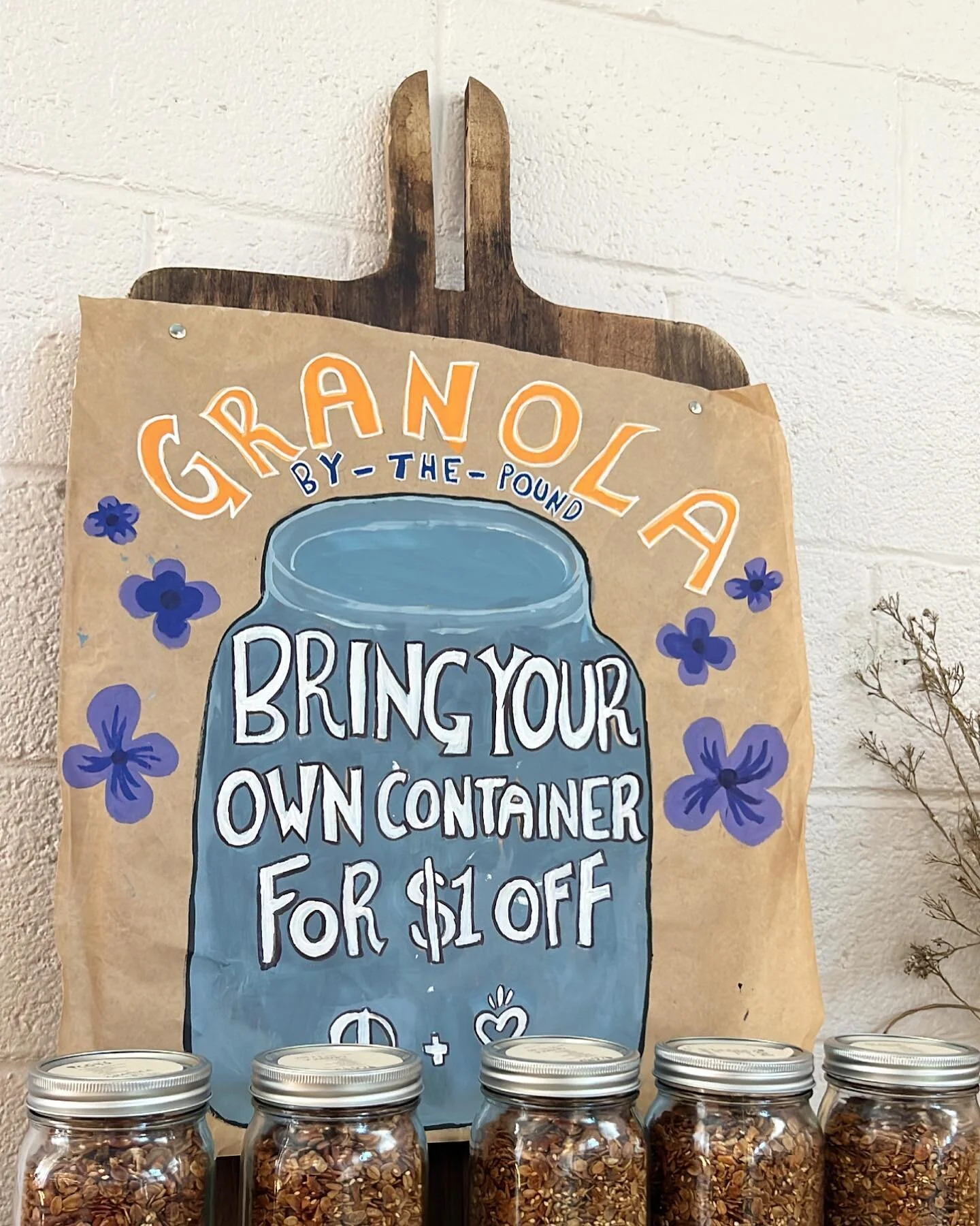 We have started offering our organic granola in bulk❤️

Bring back your Iggy&rsquo;s jar or your own container for a refill !