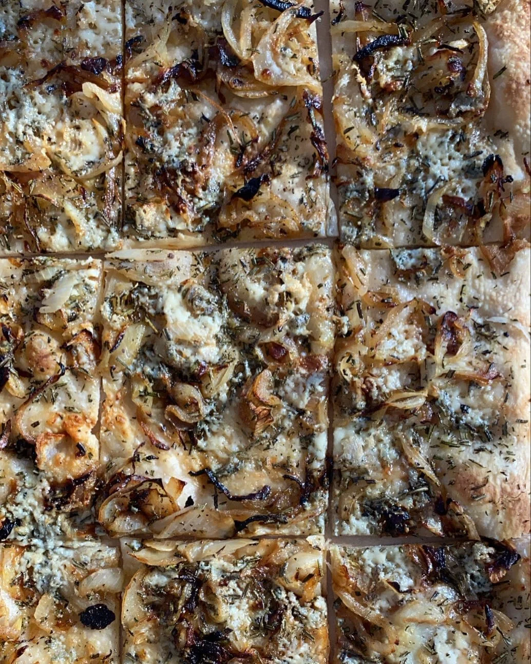 New Gorgonzola Pizza ❤️
+Caramelized Onions
+ Rosemary
