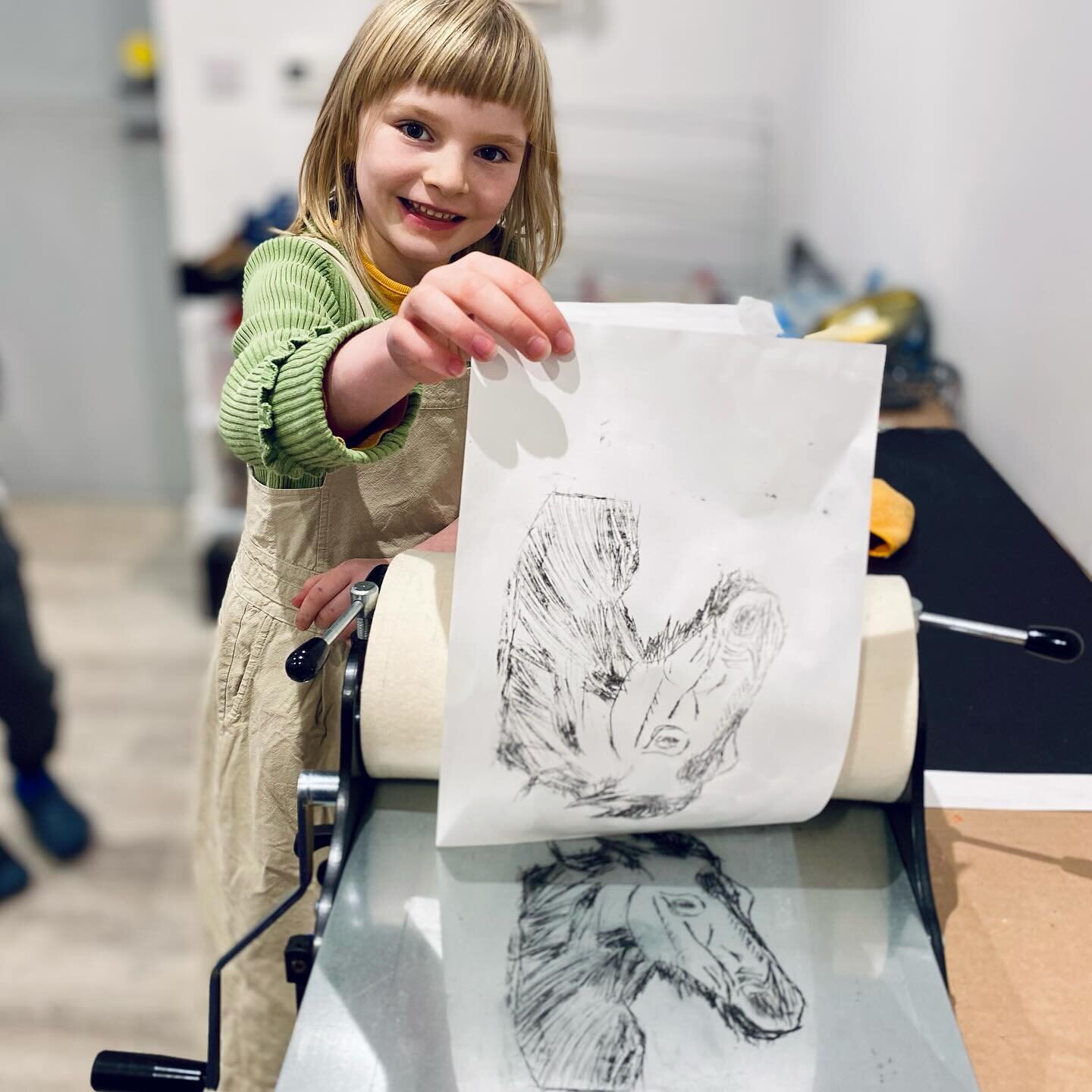 Animal Portraits - drypoint printing 😃

Focusing on the printing process this week, students were introduced to drypoint printing - an intaglio printmaking method that involves scratching an image into a plate with a pointed tool. 

Continuing with 