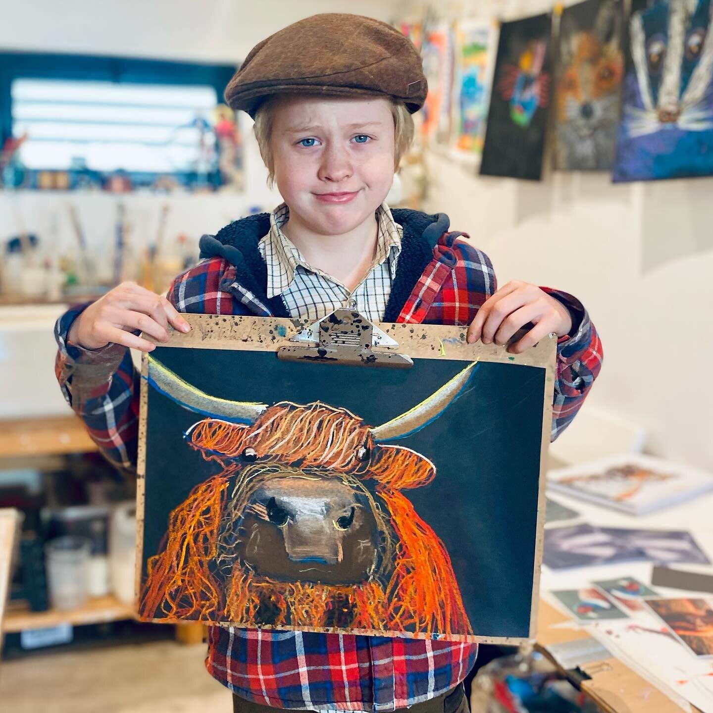 Animal Portraits! 🦊

Hellooo! We were back in the studio this week and we made a great start to the term creating gorgeous animal portraits using soft pastels on black paper. Students explored line as a tool to communicate texture and they did a won