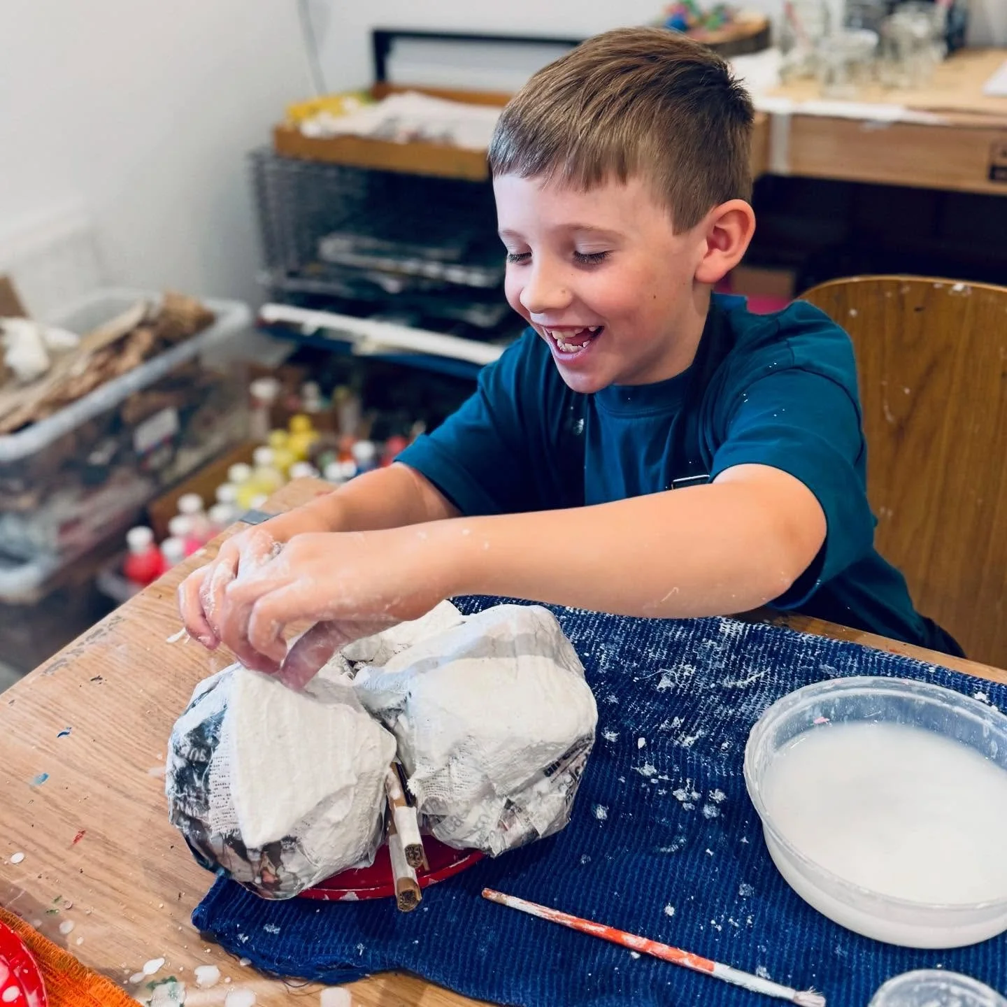 One scoop or two?!π¦
We’ve had a great time exploring ice cream this week! π We started the session looking at  paintings by Wayne Thiebaud and Joël Penkman, as well as sculptures by Peter Anton and Chila Kimari Singh Burman. We shared o