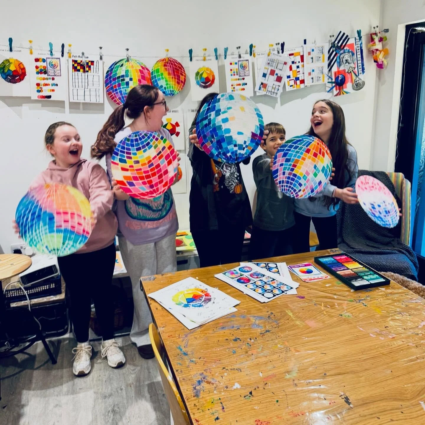 D.I.S.C.O!
🪩💃🏼🪩🕺🏻🪩💃🏾🪩

I love these!!! 😍 Students have explored warm and cool colours to create a disco ball. They are fabulous! Well done. 💖
.
.
.
#colour #disco #homeed #artclass #cheshire