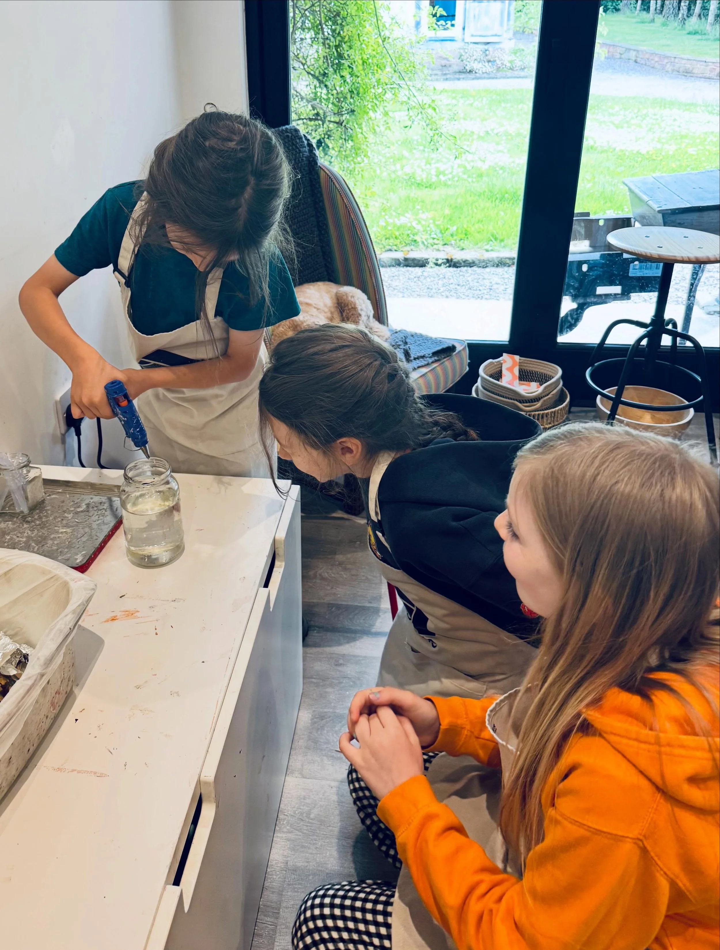 Unexpected Art! 🤩

Art class taking a turn and seeing what happens when you squeeze hot glue into cold water! 💖
.
.
.
.
.
#HotGlueExperiment #ArtAndScience #CreativeDiscovery #UnexpectedArt #ProcessArt