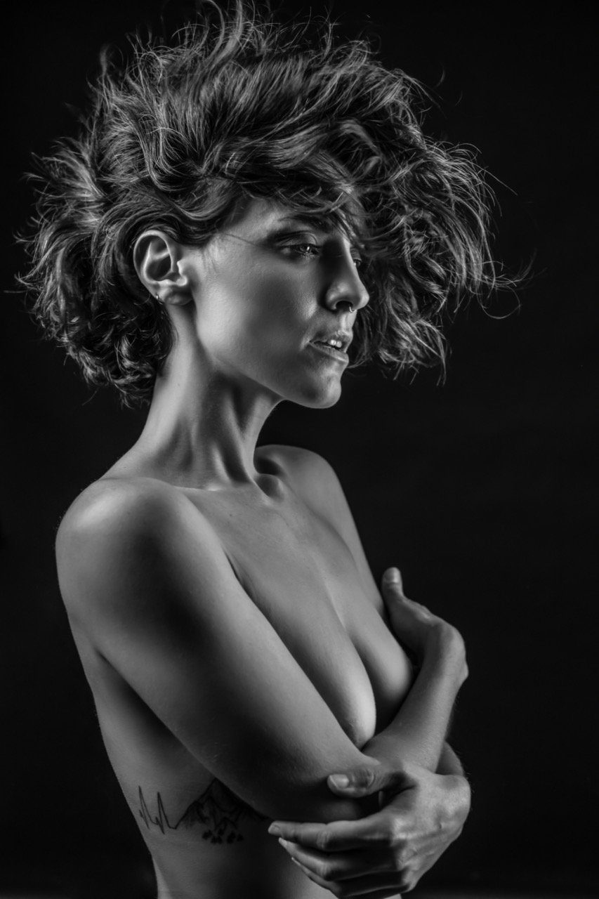 Sensual nude photos in London Workshop
