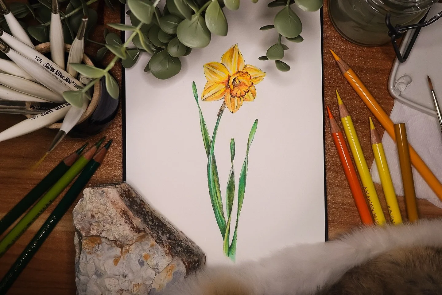 After spending multiple days at an event for my son, surrounded by mud, smoke and weaponry, I&rsquo;m finding a little balance among my flowers and art supplies. 

Daffodils are one of my faves, if we&rsquo;re talking spring flowers 💛
How &lsquo;bou