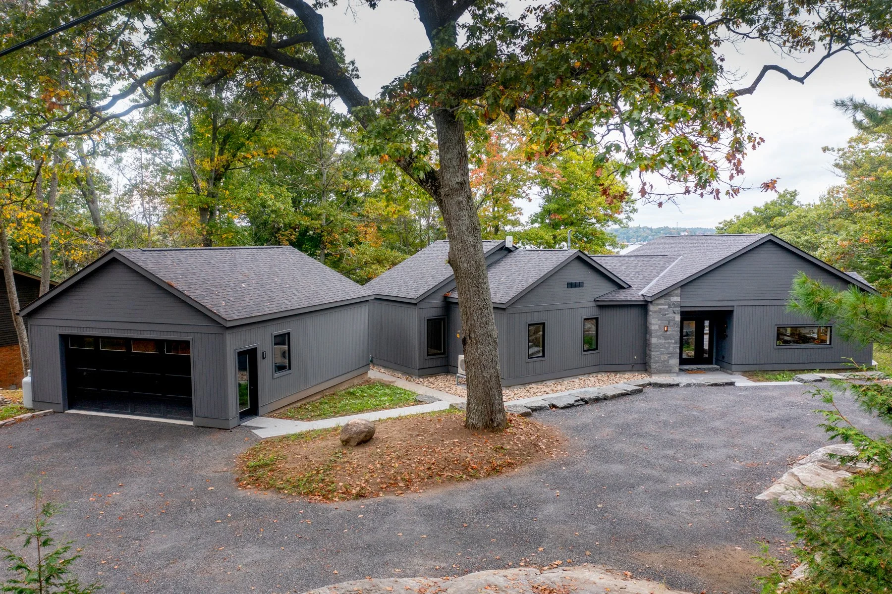Seguin Cottage &amp; Garage