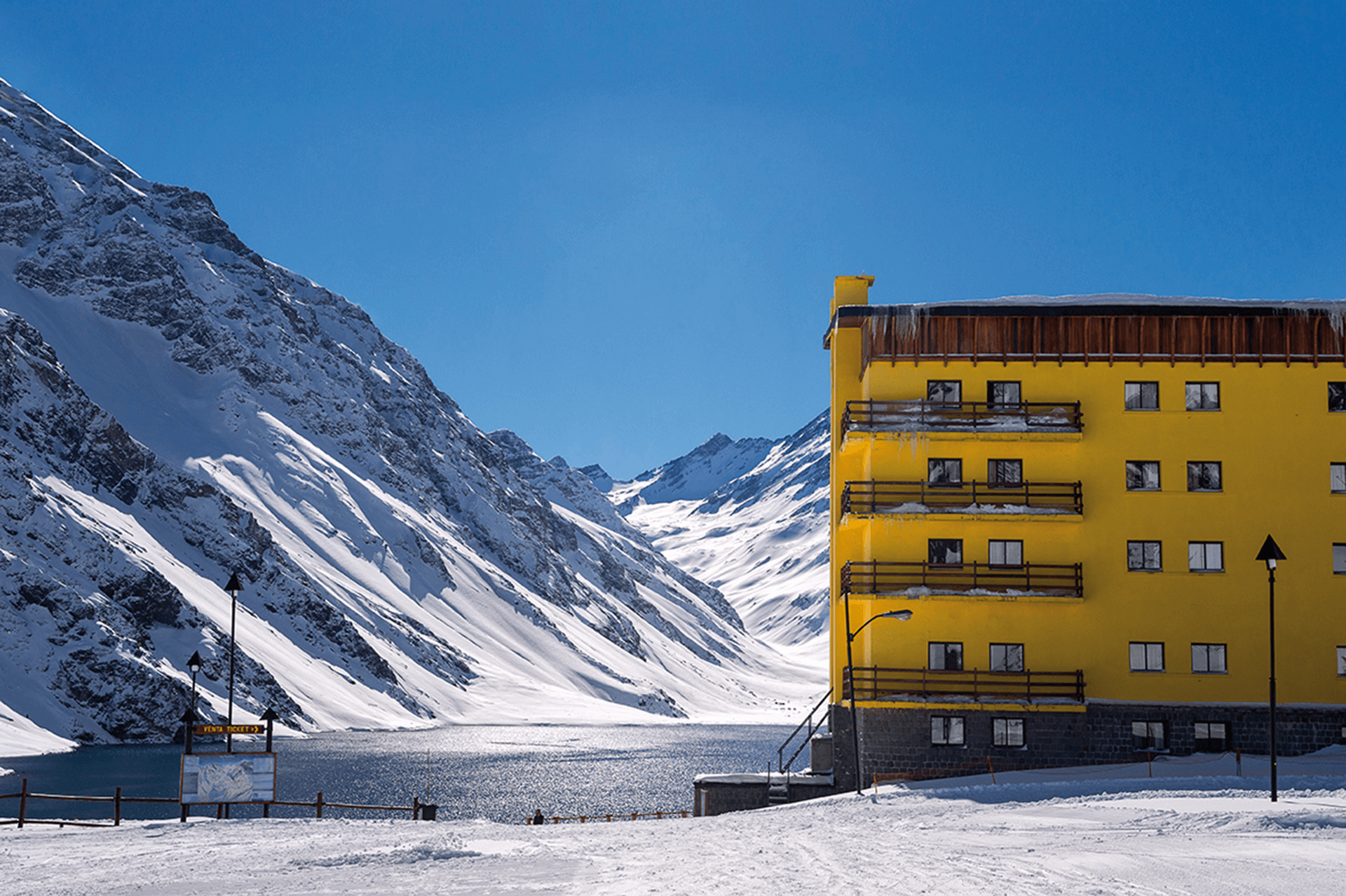 Hotel Portillo Ski.png