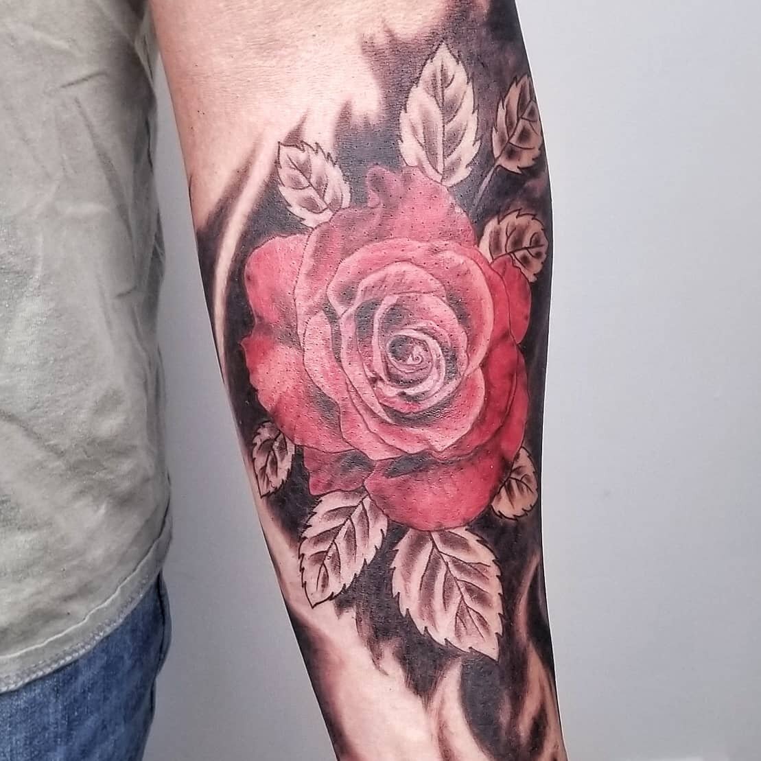 First tattoo for Brian. 
Such amazing commitment! Happy with the end result. Done over 2 days back to back at my private studio. 
#colortattoo #redrosetattoo #abstracttattoos #realistictattoo #flowertattoos #rosetattoos