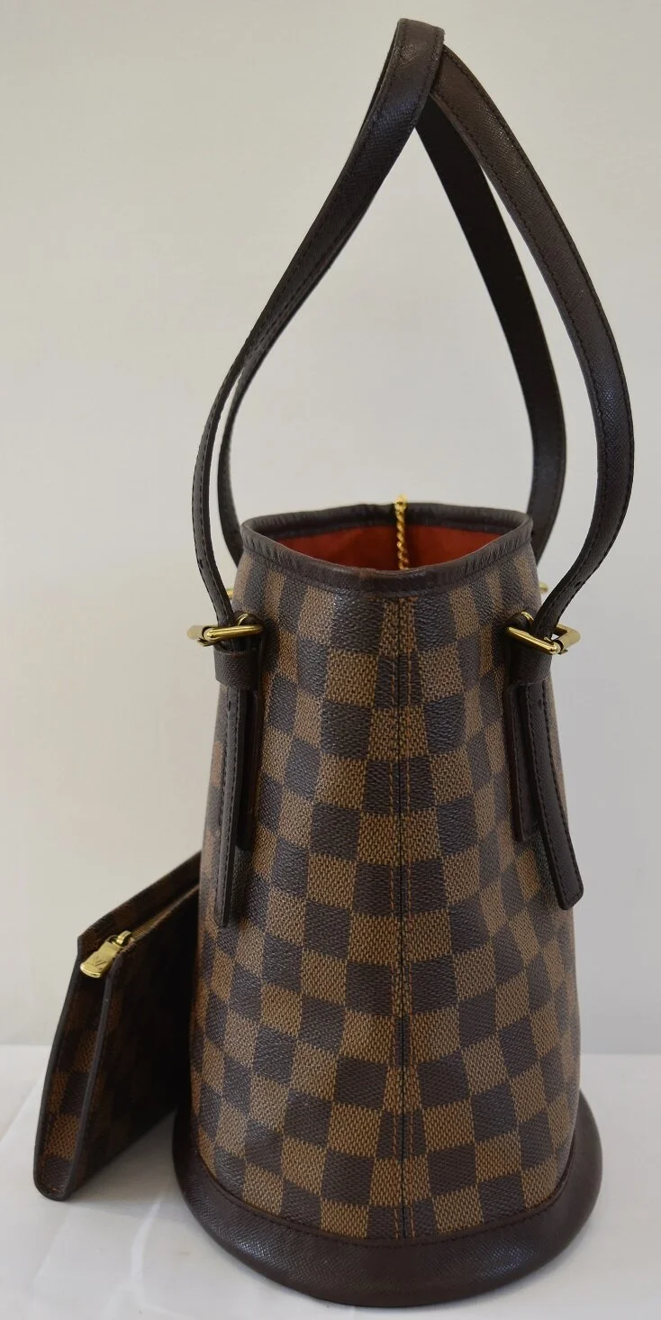 br/>Louis Vuitton Damier Ebene Marais Bucket Bag & Purse