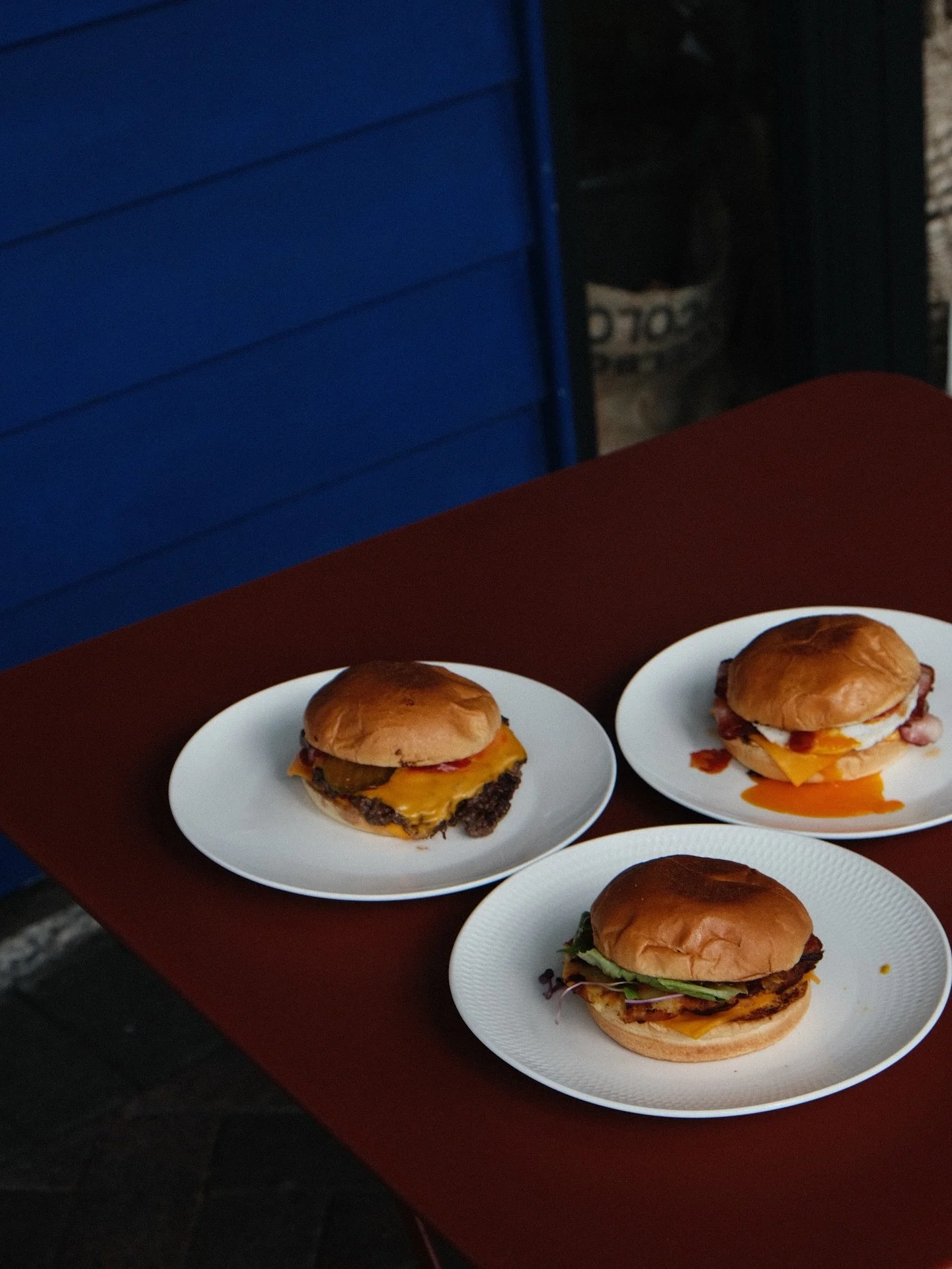 You know the drill - Tuesday &amp; Wednesday $10 one handers 🍔🥓🍳
- Premium beef cheeseburger
- Veggie burger
- Bacon &amp; egg burger