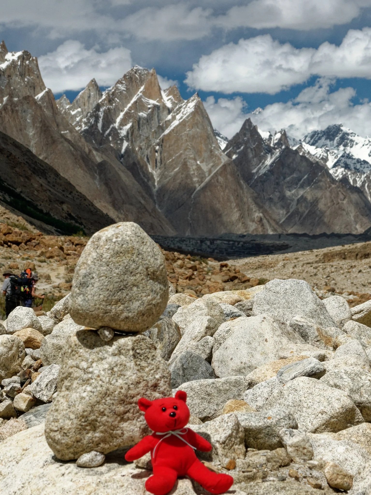 The Karakoram Mountain Range is HUGE! (and I am a very small bear)