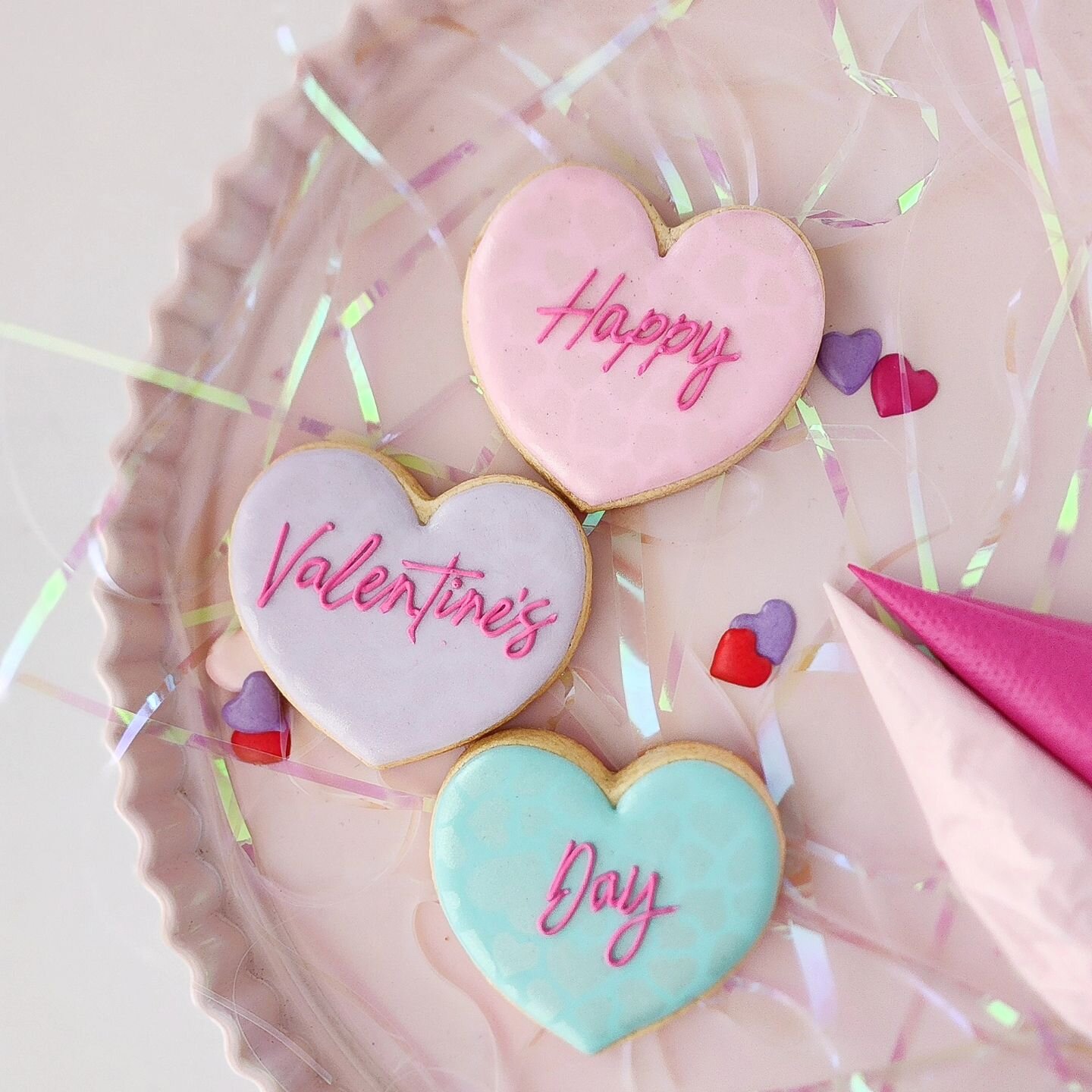 💖Happy Valentine's Day!!!💖

.
.
.
.
.
.
.
#happyvalentinesday#sosweet#grotonct#valentinessweets#mysticct#madewithlove#ctmade#connecticutcookies#littlebookbakes