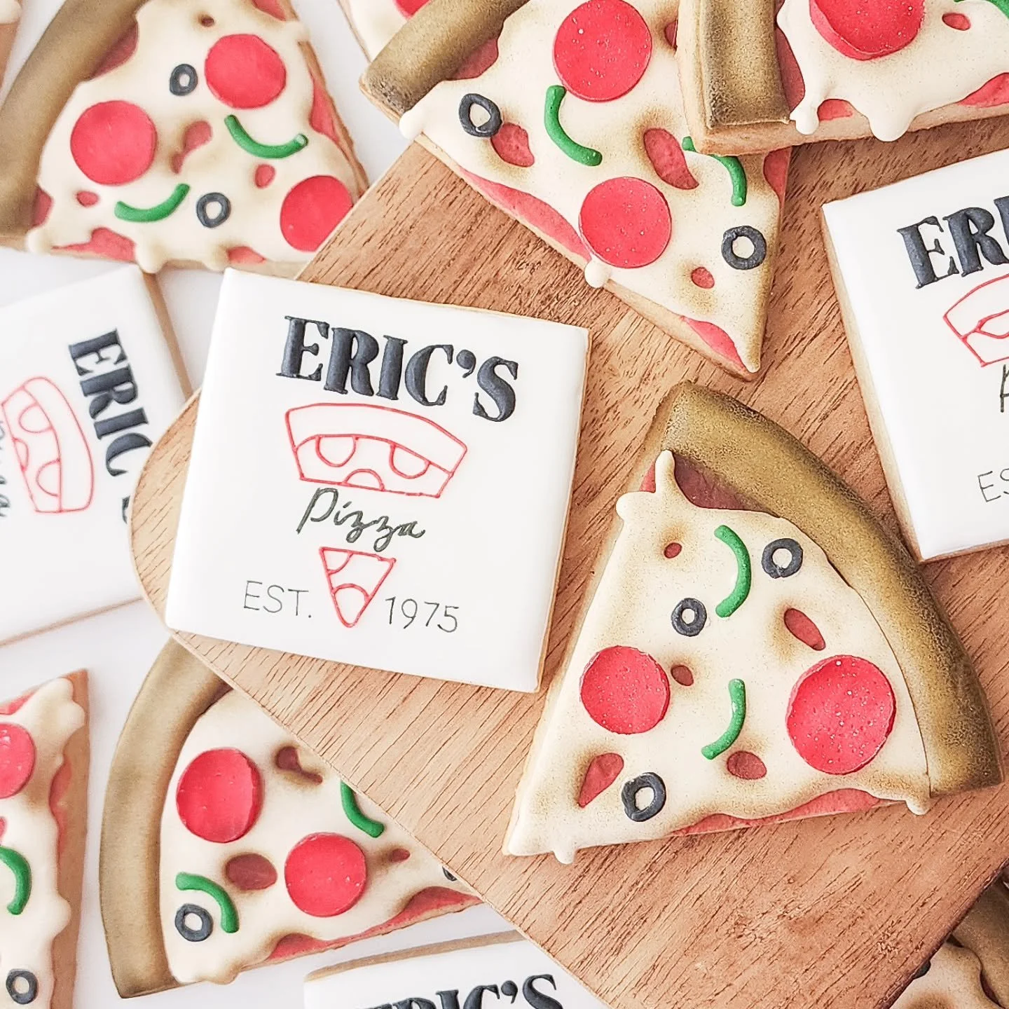 Does anyone else remember when you had to 📚read a bunch of books to earn a mini pizza?! I can't be the only one who remembers that. Well, guess what?! When you're an adult, you can have pizza 🍕anytime you want! Even better, when that pizza slice is