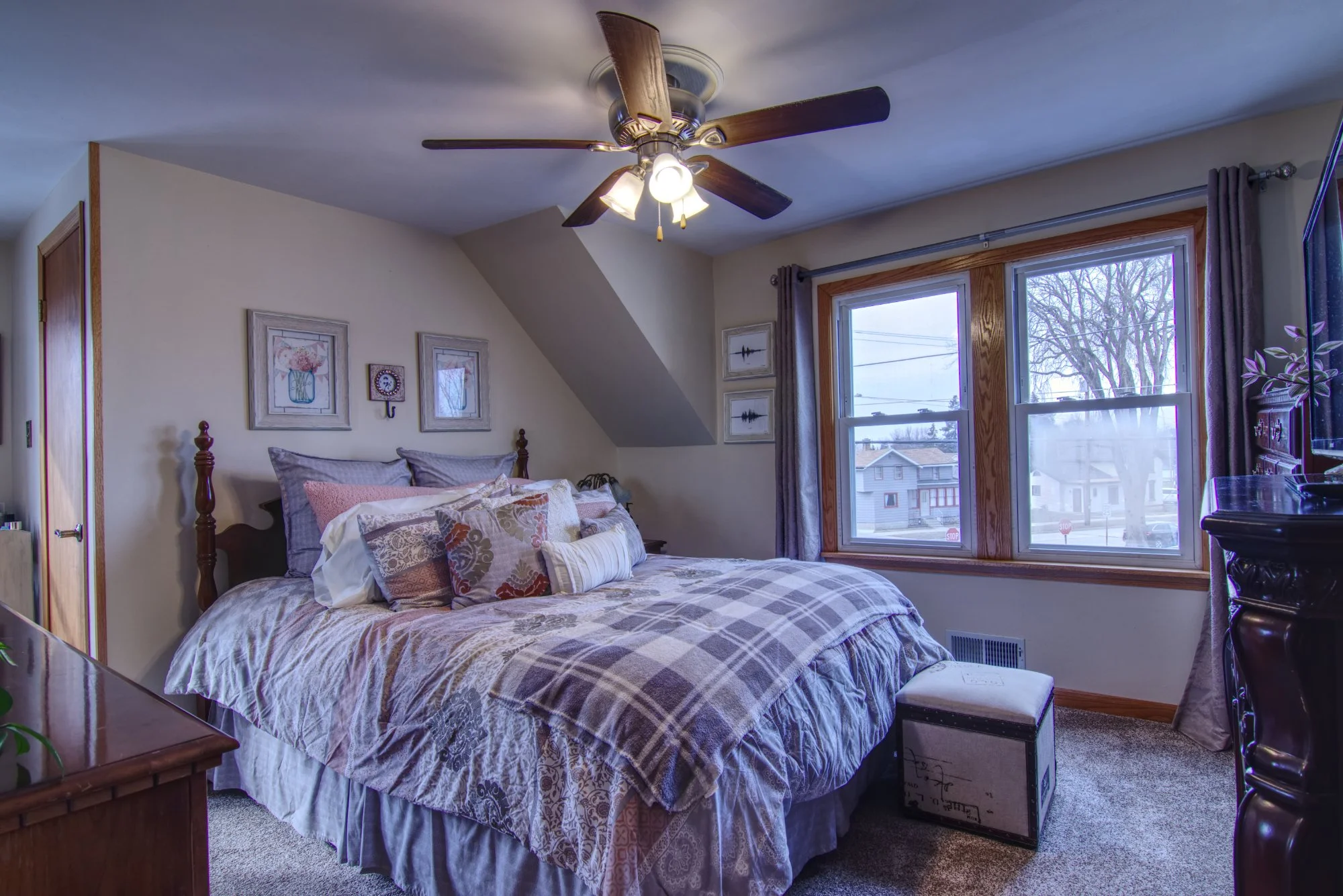 Bedroom A2.jpg