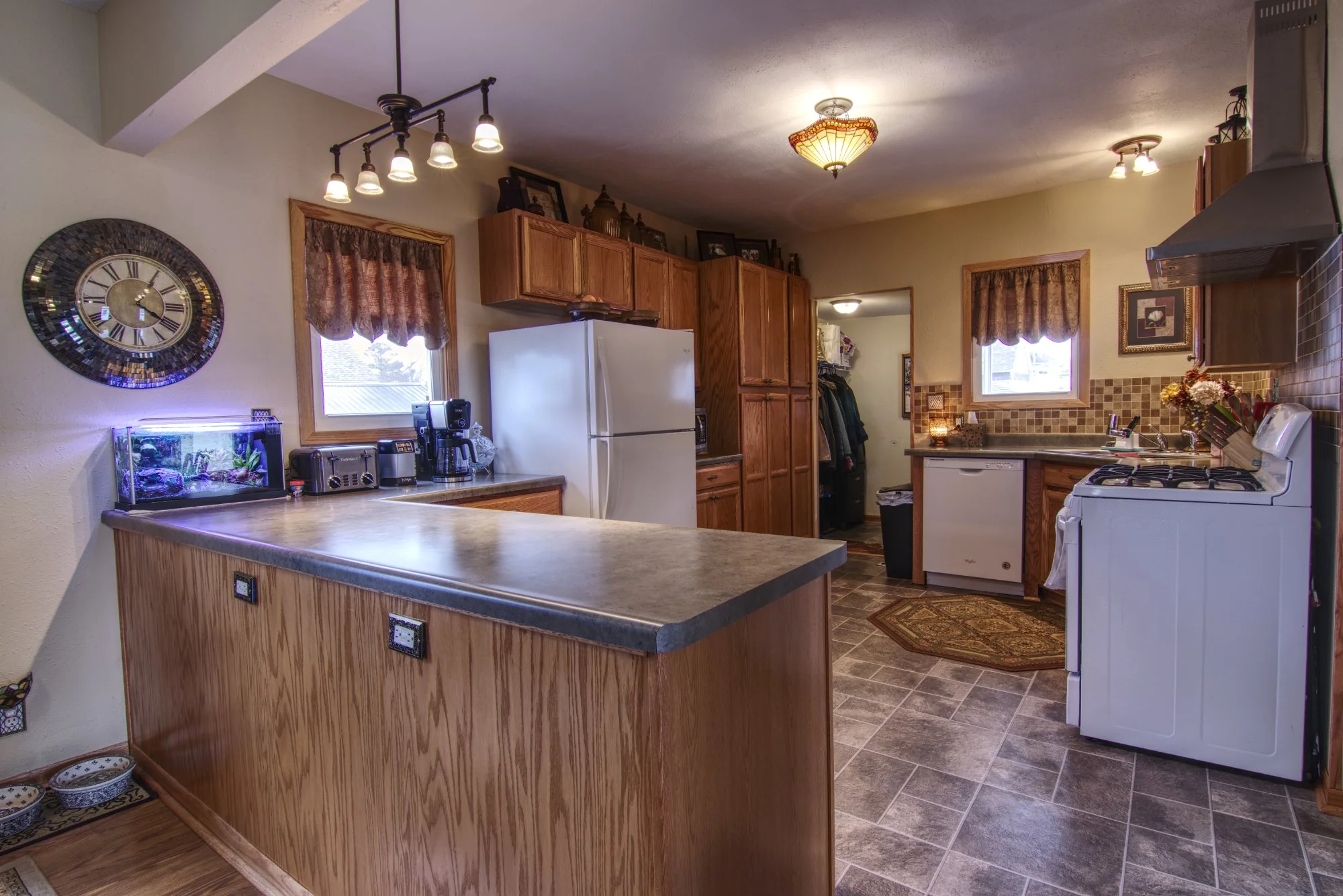 Kitchen 3.jpg