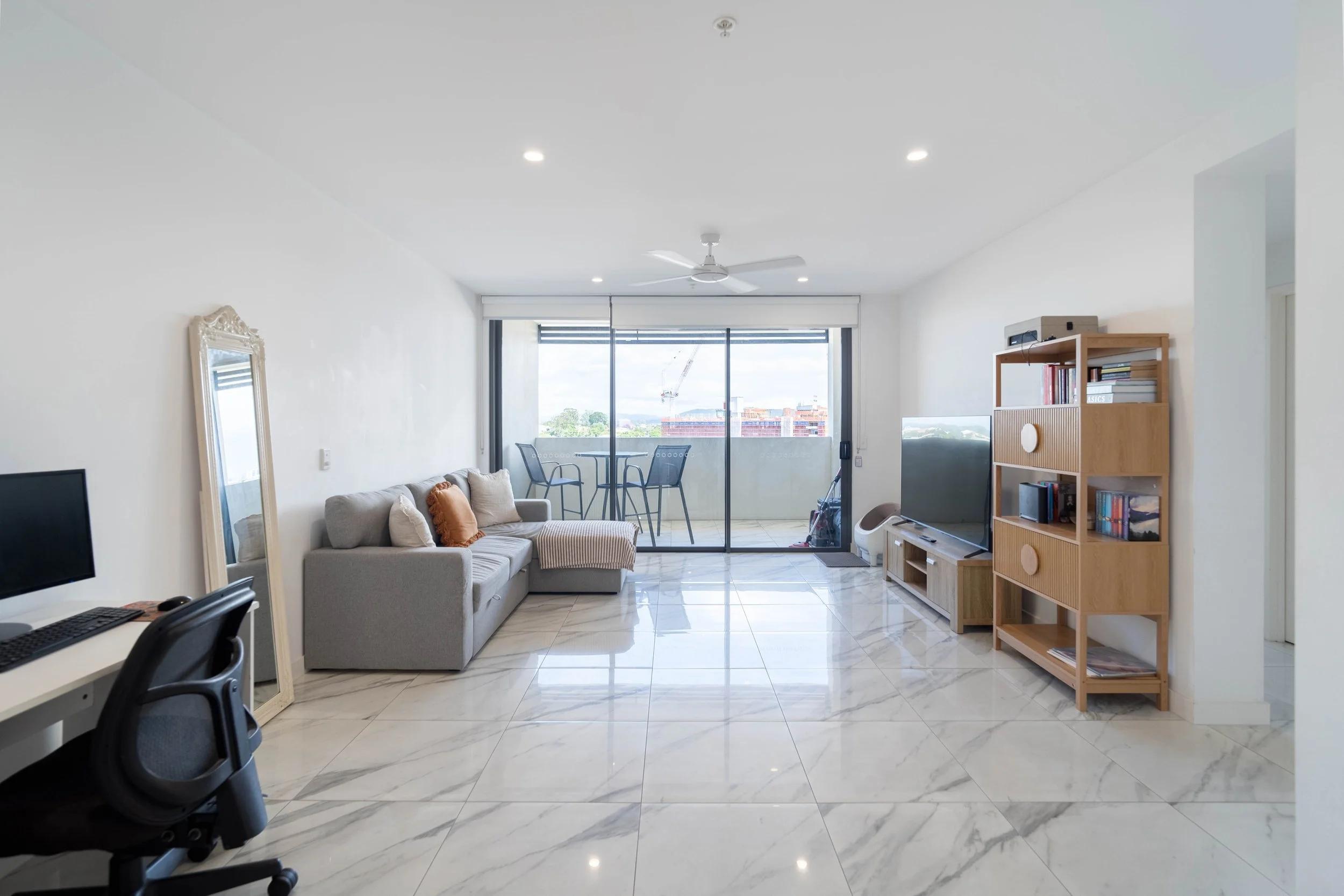 1008_70 Carl Street-6.jpg