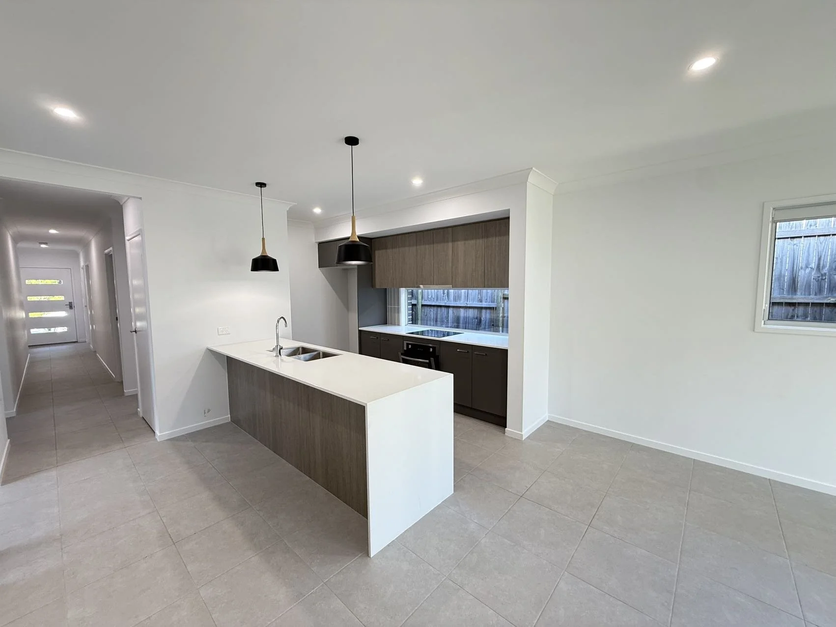 13 Graham Circuit (10).jpg