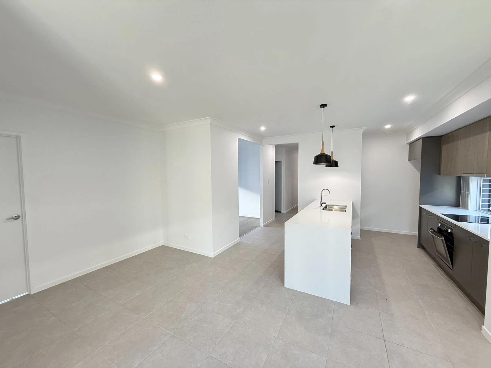 13 Graham Circuit (8).jpg