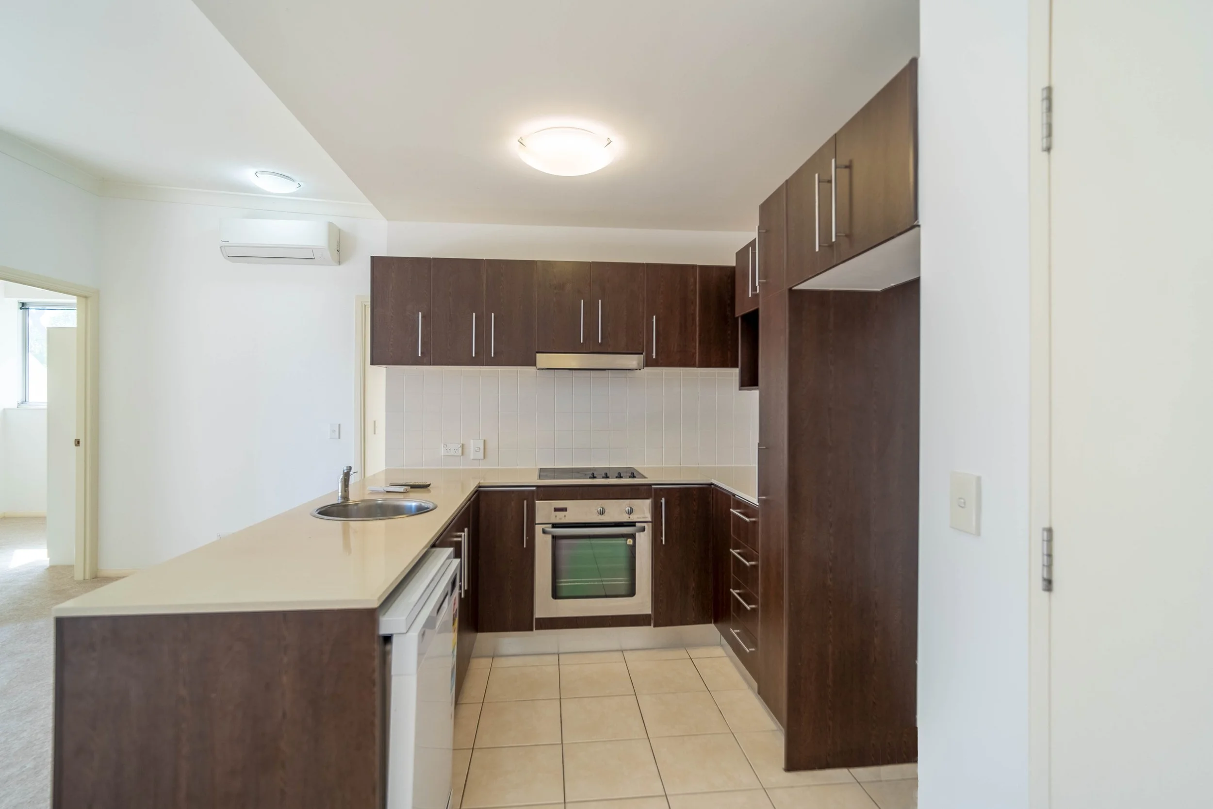 18_5 Carey Lane-3.jpg