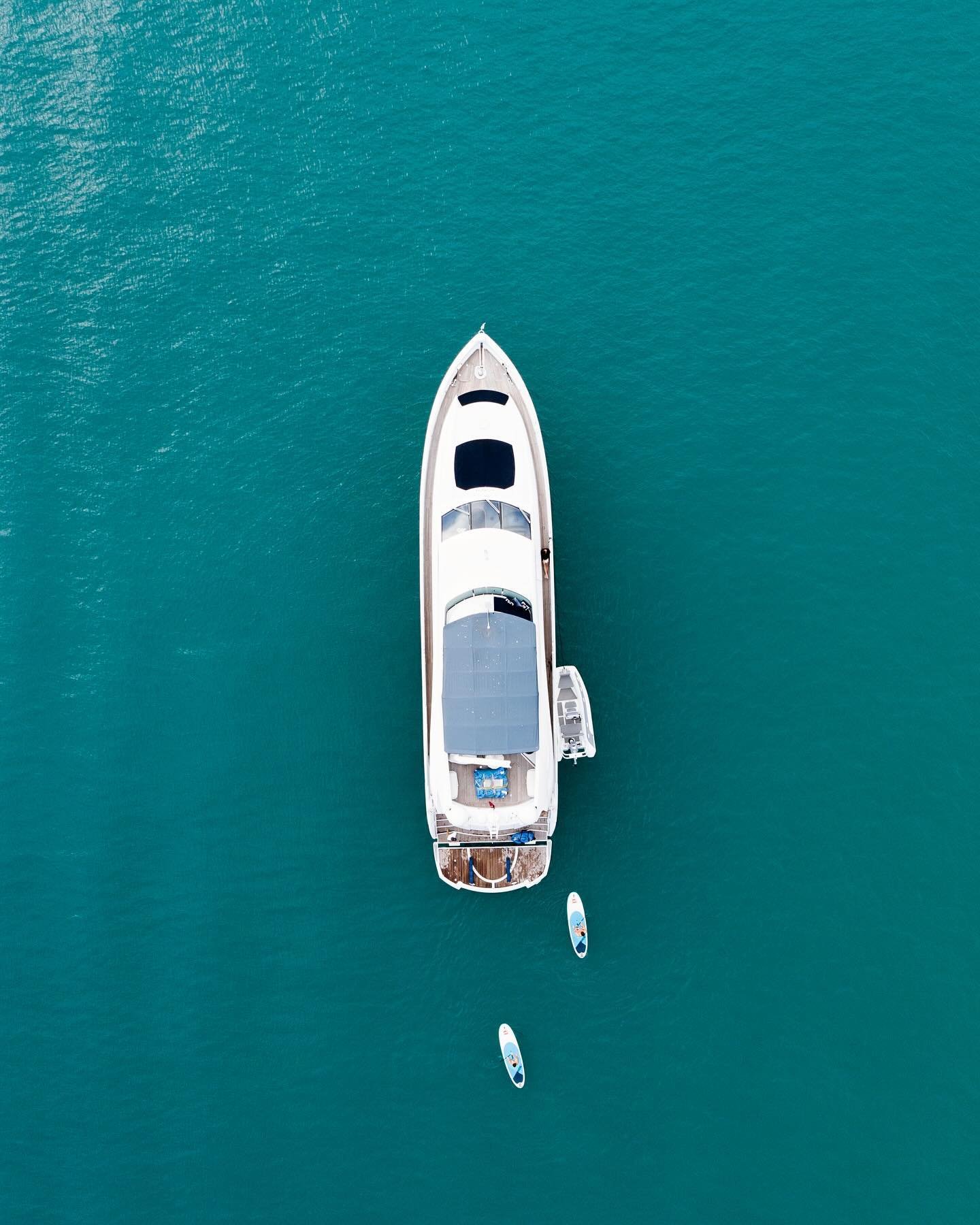 Sail into the white-sand and crystal-clear waters of the Whitsundays with an expert crew while enjoying the unmatched comfort and luxury of the 82ft luxurious Sunseeker, M/Y Alani.

With a private chef and attentive crew, every aspect of your journey