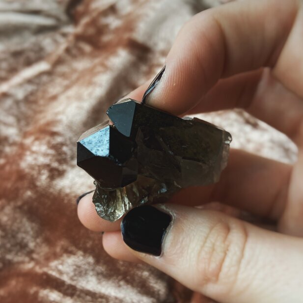 Smoky Quartz Smoky Quartz is one of the most efficient grounding and cleansing stones. It supports acceptance of one’s physical body and sexual nature, enhancing virility and cleansing the energy at the base of the spine - causing passion to flow na…
