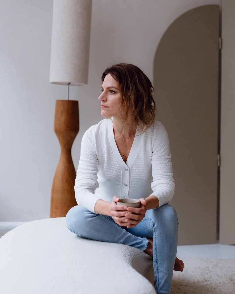 Hoe weet je of het tijd is om te gaan?
Soms voel je het al een tijdje.
Dat knagende gevoel dat je niet meer helemaal tot je recht komt.
Dat je je blijft aanpassen aan verwachtingen, aan je leidinggevende, aan wat &ldquo;hoort&rdquo;.

Een cli&euml;nt