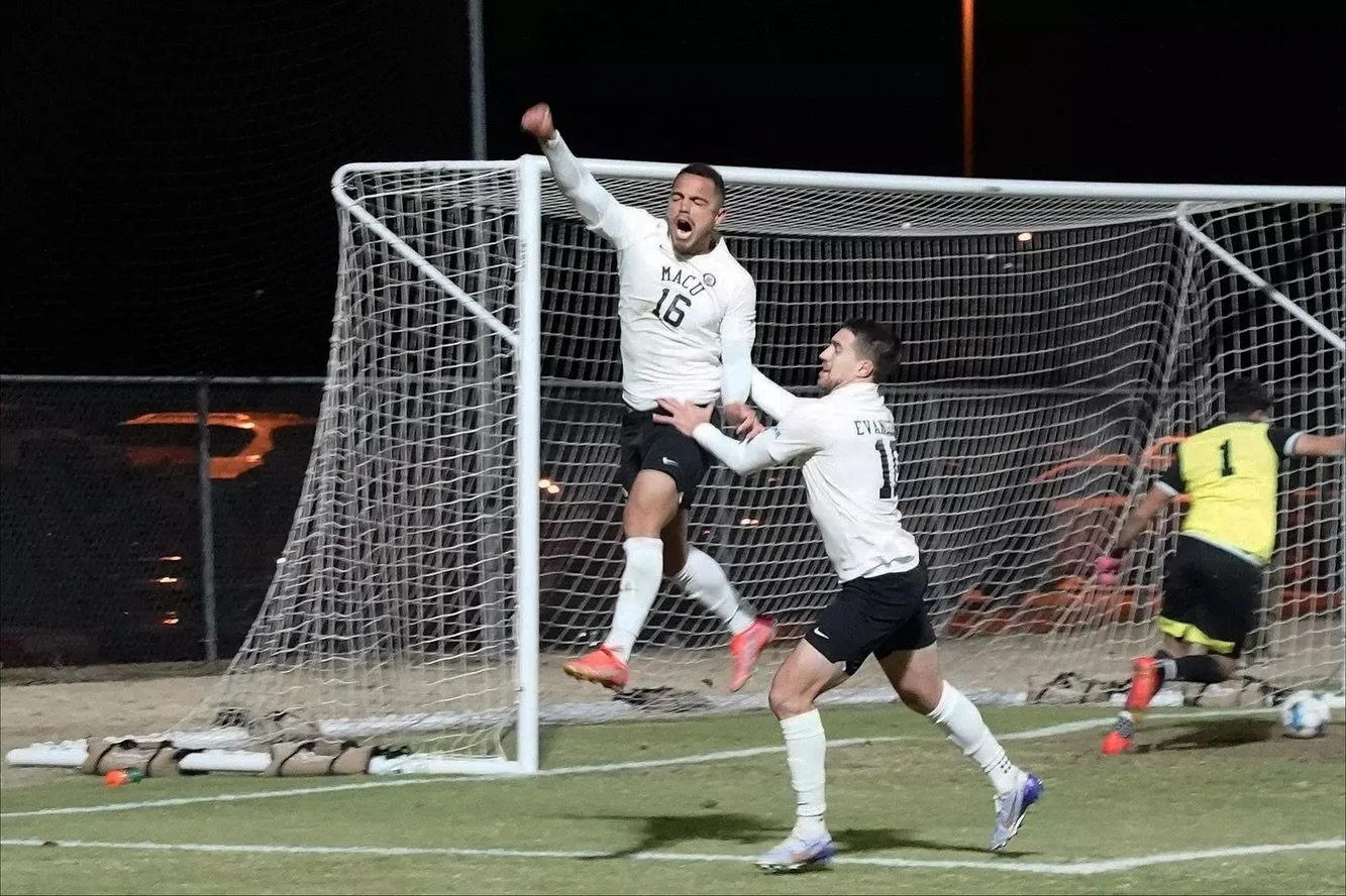 Full Circle Moment✨
A little flash to the past to start the week - featuring our NISOA family that used to score goals & now calls them back! From college player to referee, trading in the shin guards for a whistle to return to familiar territory