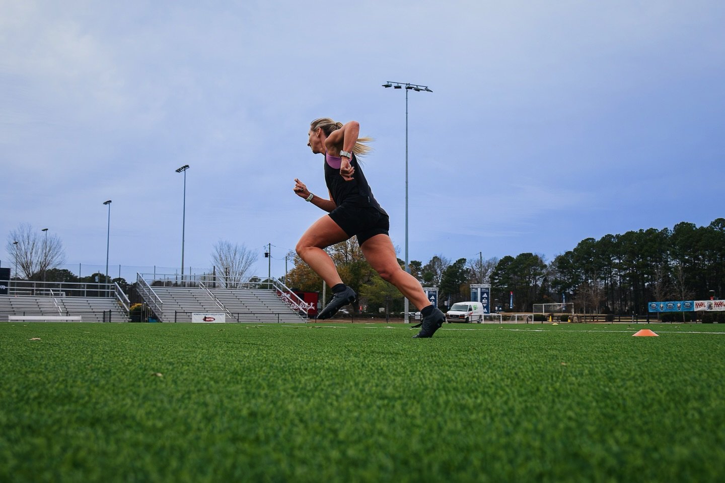 &ldquo;Fitness is a lifestyle&rdquo; - Tori Penso 
In honor of it being offseason, a little extra motivation for your feed👟🏃🏽&zwj;♀️⚽️⭐️
 
📸 @3littlebirdsmedia
