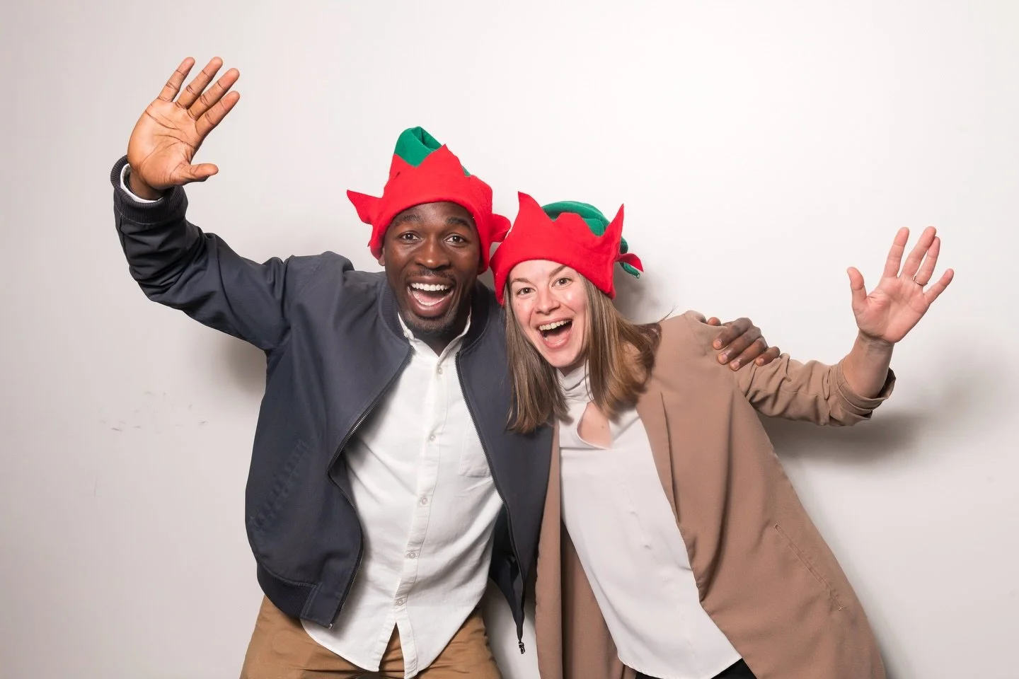 Here to wish our NISOA Family a Happy Holidays❤️
Swipe to the end for a deer crossing🦌

📸 @cjdowneyphotos 

#nisoa