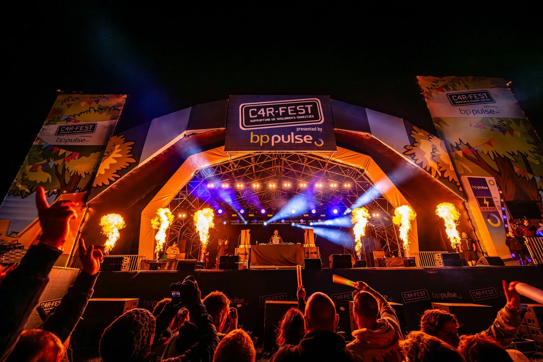 Carfest_Adam_Main Stage_ Judge Jules11.jpg