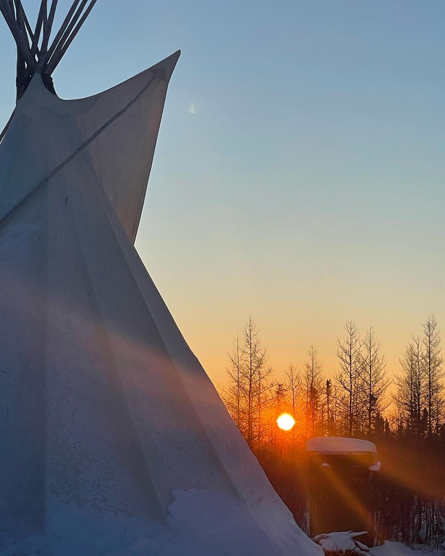 Good morning from Team Wapusk, another beautiful sunrise this morning! Aurora season is around the corner, we are ready!
#auroraseason #sunrise #teamwapusk #teepee #destinationindigenous #indigenoustourismmanitoba