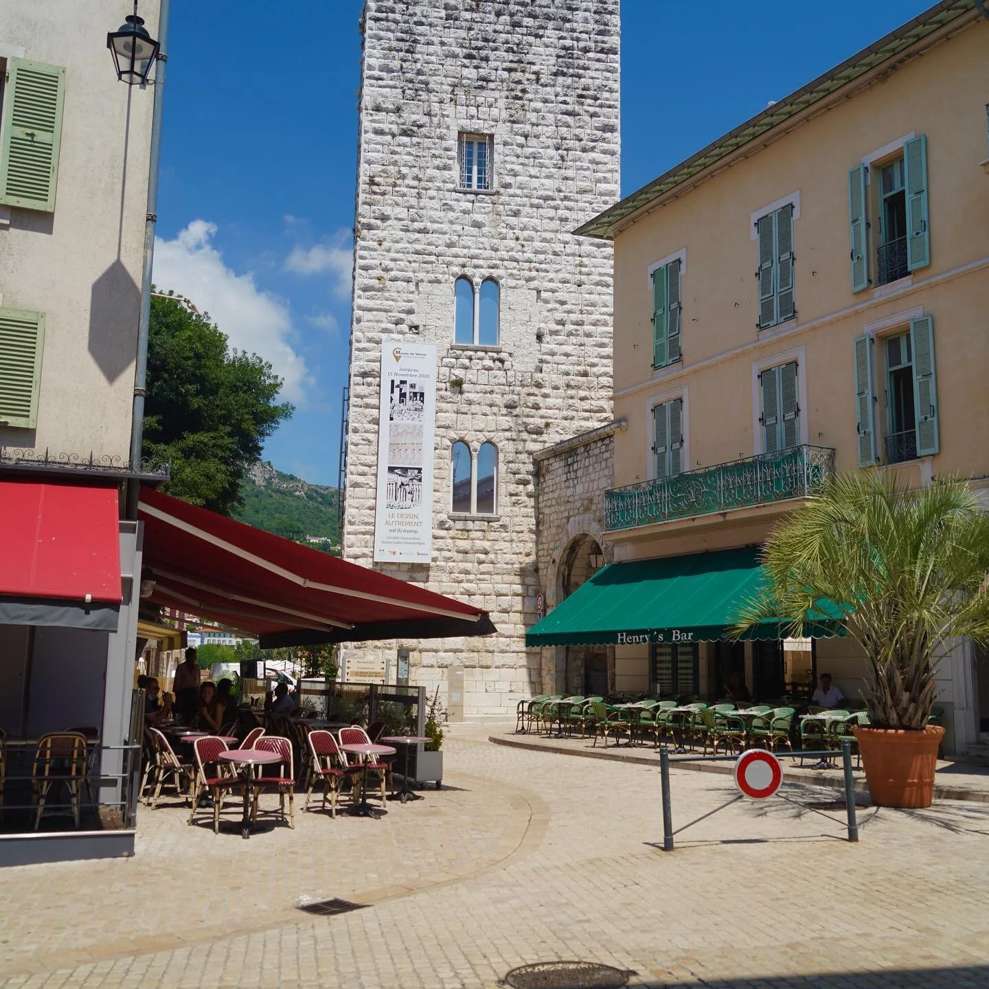 Henry&rsquo;s Bar Vence

#holiday 
#vence
#france
#alfresco